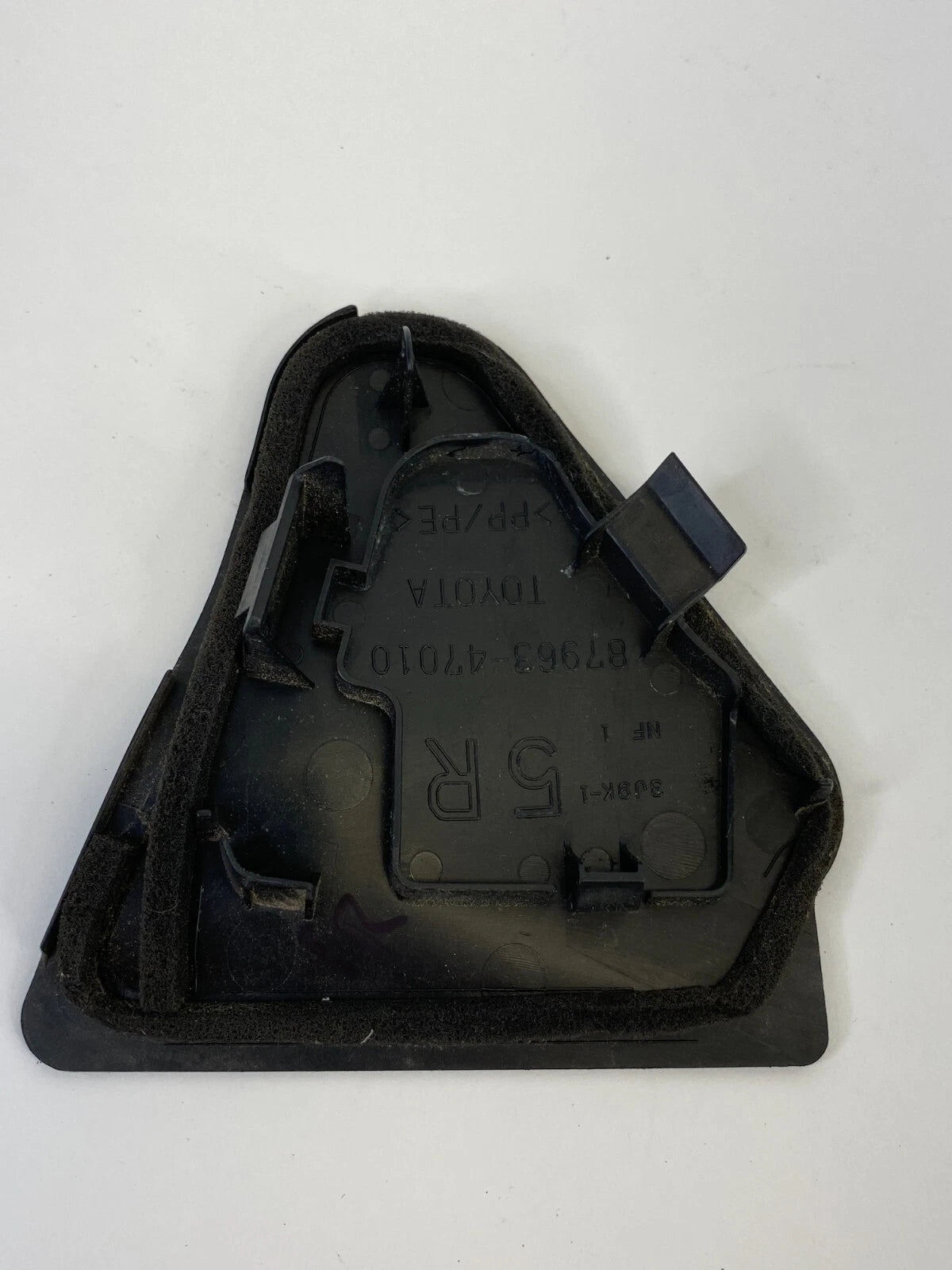 10-15 TOYOTA PRIUS FRONT RIGHT DOOR INNER MIRROR CORNER LOCK STRIKER COVER OEM