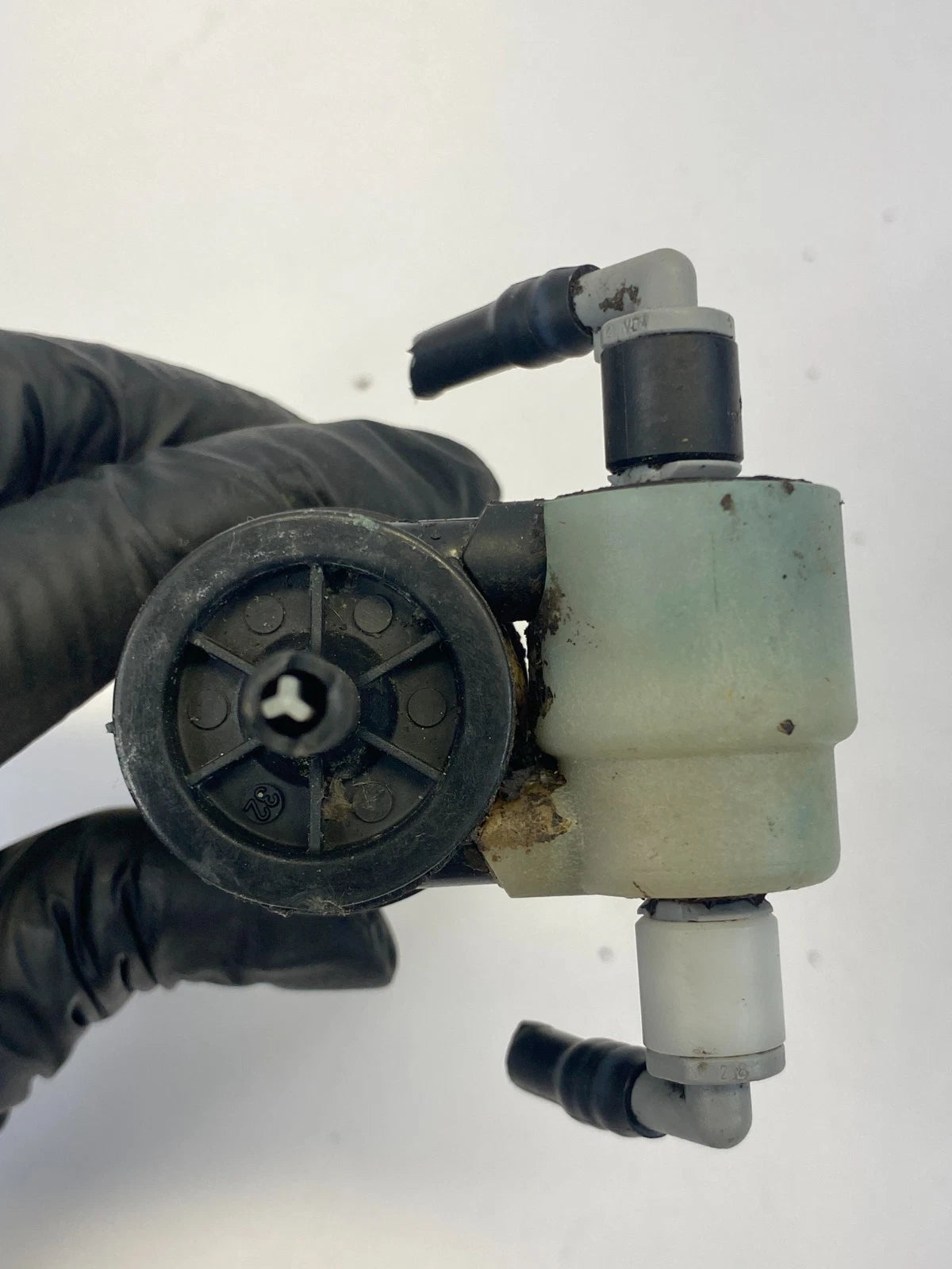 2007-2012 FORD ESCAPE WINDSHIELD WASHER PUMP MOTOR 8L84-17664-AA OEM