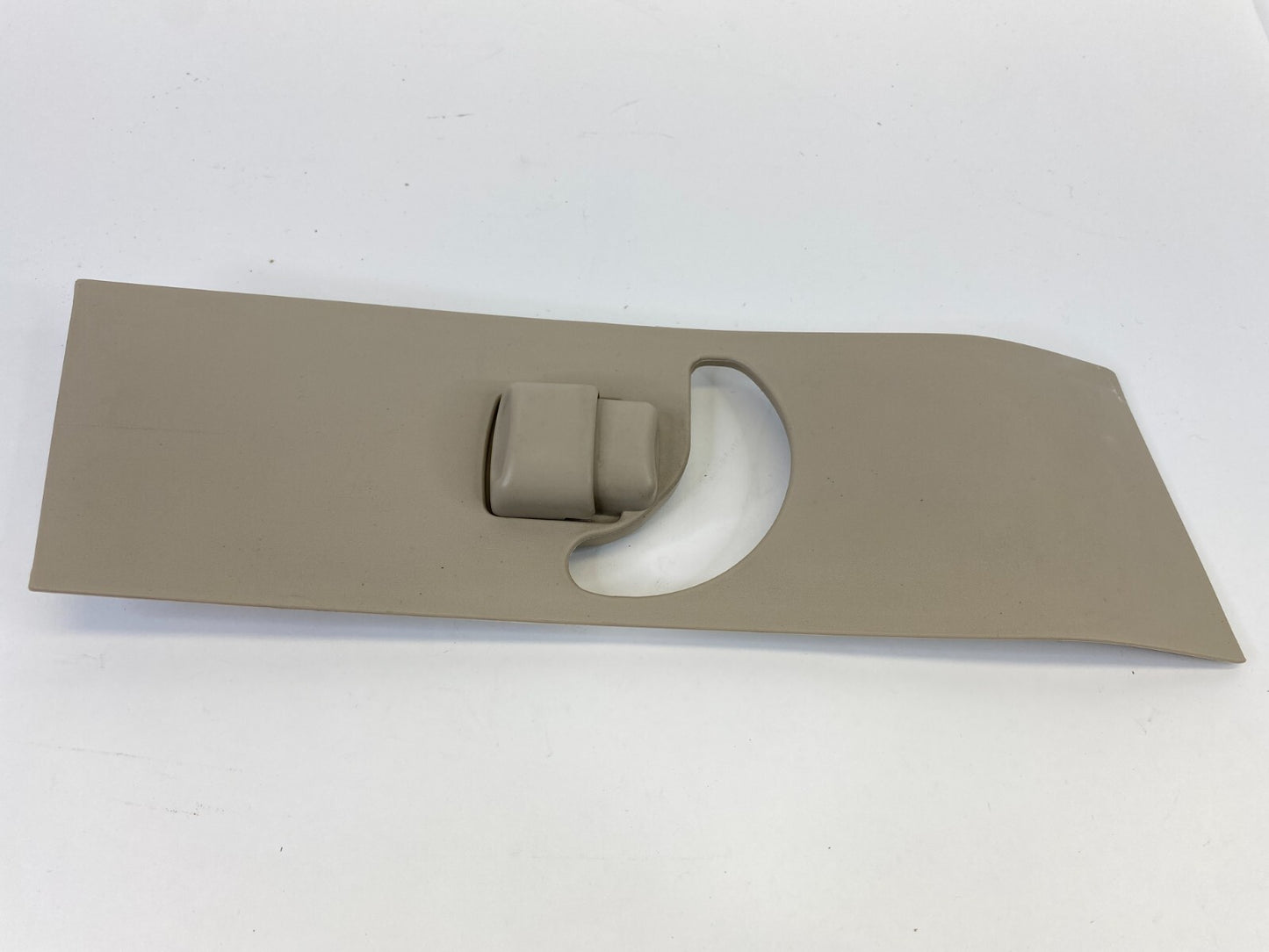 98-05 Lexus GS300 Front Right Side Upper Seat Belt Adjustment Trim Cover G340001