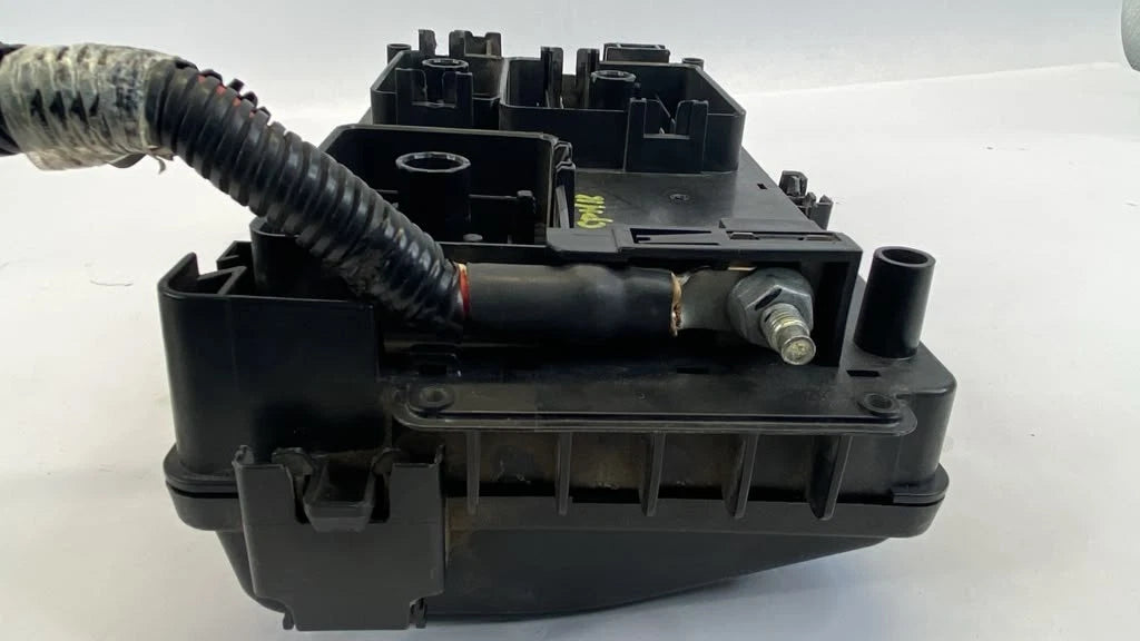 2010 2011 CADILLAC SRX 3.0L ENGINE FUSE BOX FUSEBOX W/O FOG LIGHTS 15896994 OEM