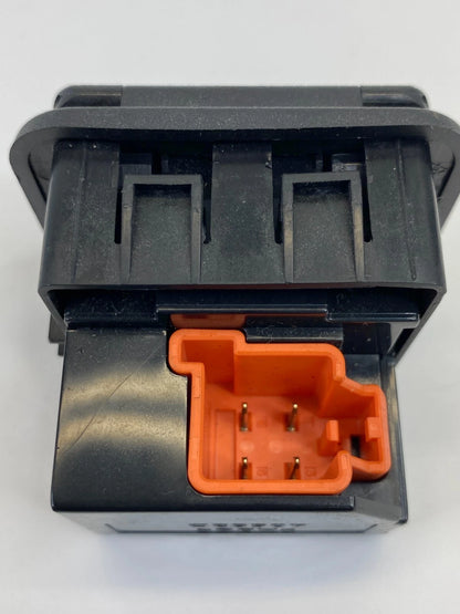 2006-2011 MERCEDES-BENZ ML350 POWER OUTLET PLUG SOCKET ASSY 000-820-53-51 OEM