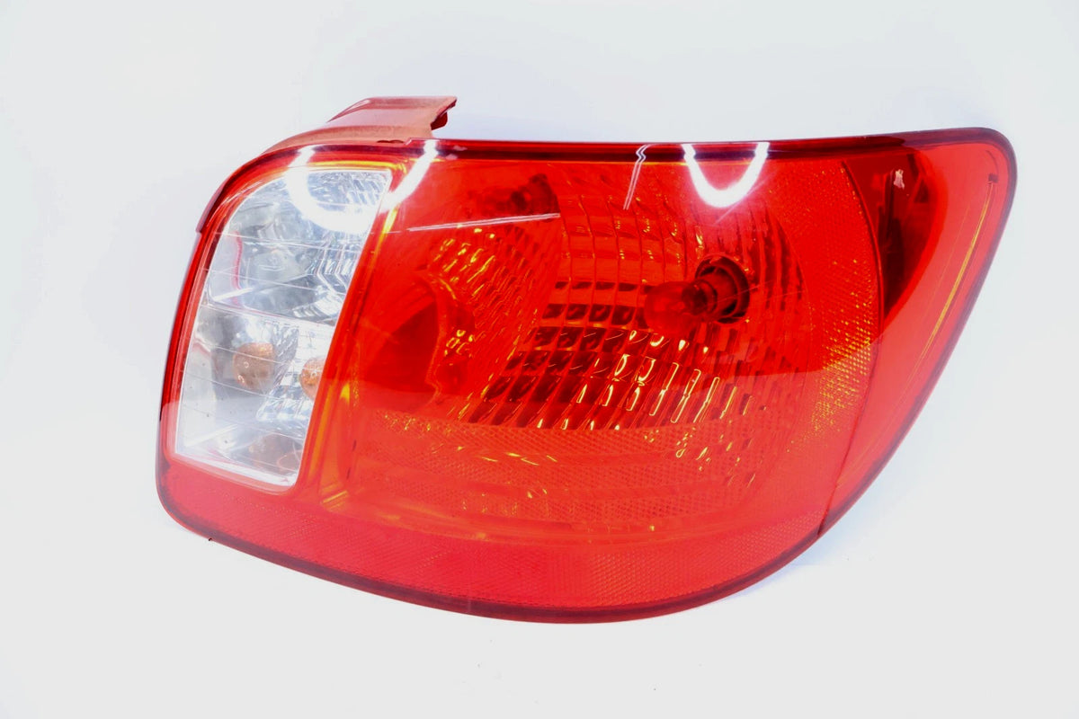 2006-2011 KIA RIO SEDAN RIGHT PASSENGER SIDE TAIL LIGHT TAILLIGHT TAILL LAMP