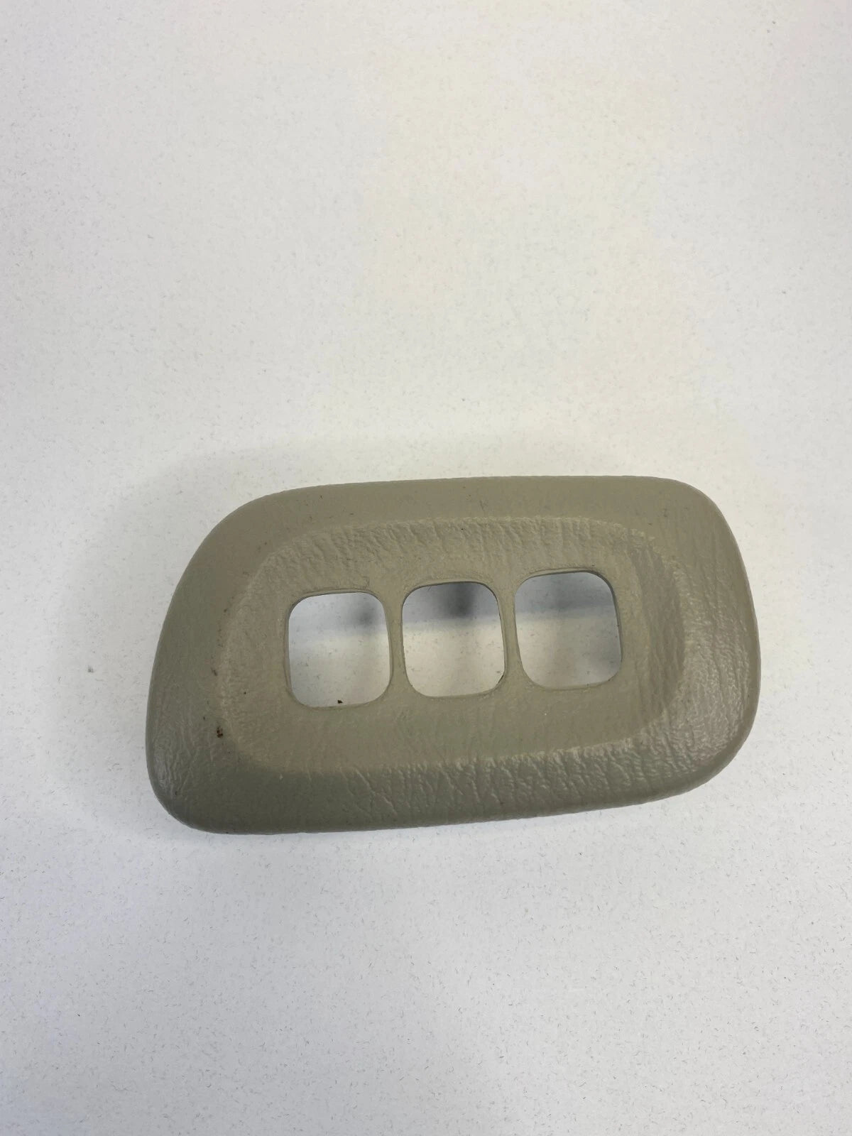 01-03 INFINITI QX4 FRONT LEFT DRIVER POWER SEAT MEMORY SWITCH BEZEL COVER TRIM