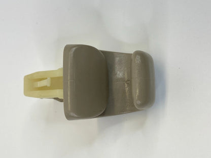 03-08 TOYOTA COROLLA LEFT SIDE SUNVISOR SUN VISOR SHADE CLIP HOLDER RETAINER OEM