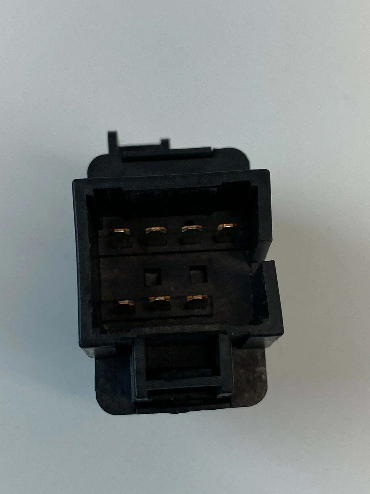 2005-2007 SATURN RELAY FRONT RIGHT PASSENGER SIDE WINDOW CONTROL SWITCH 22626532