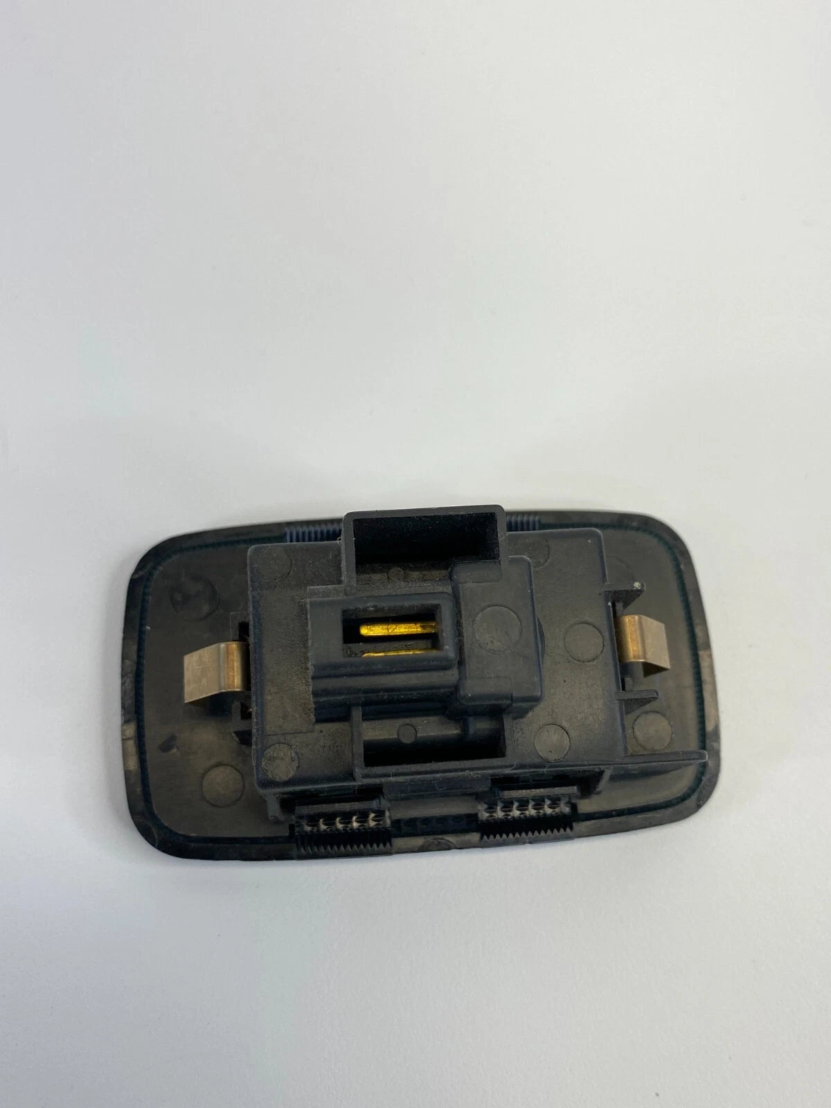 2006 07 08 09 2010 INFINITI M35 UNDER DASH LOWER DOME LIGHT LAMP