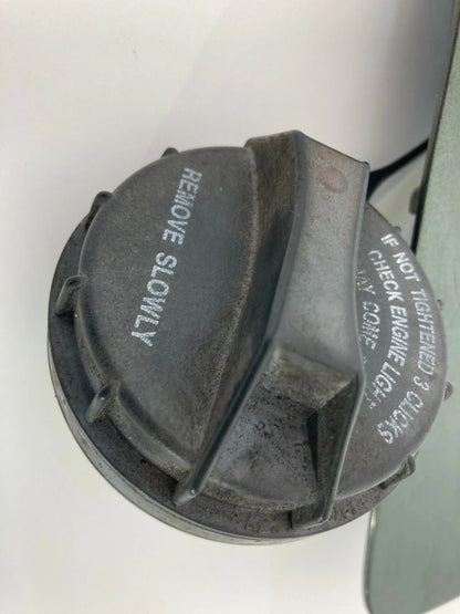 03 04 05 06 07 08 09 KIA SORENTO FUEL FILLER TANK DOOR GAS LID COVER ASSEMBLY