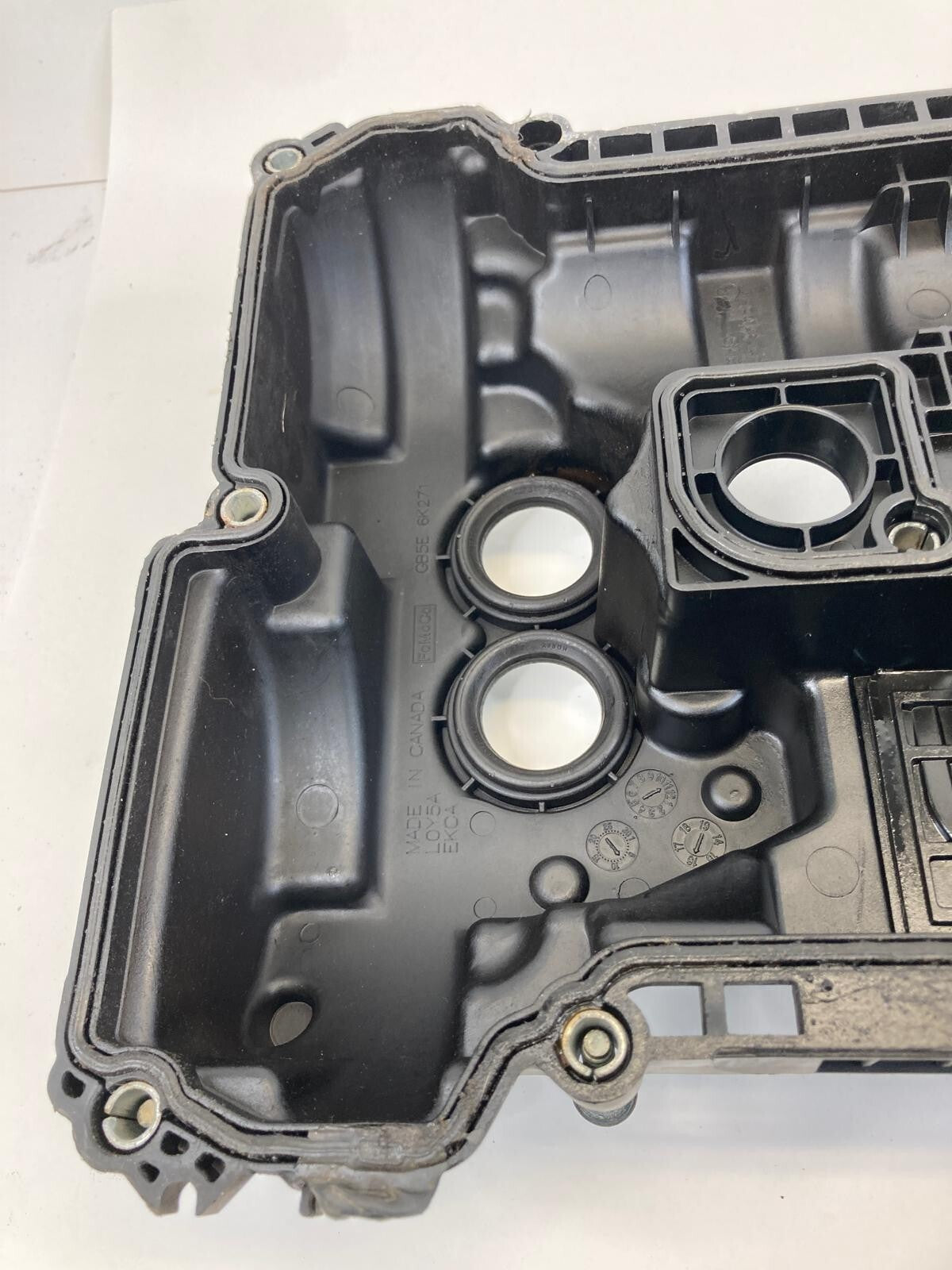 2015-2018 Ford Edge 2.0L. 2.3L Top Engine Valve Cover Cylinder Head GB5E-6K271