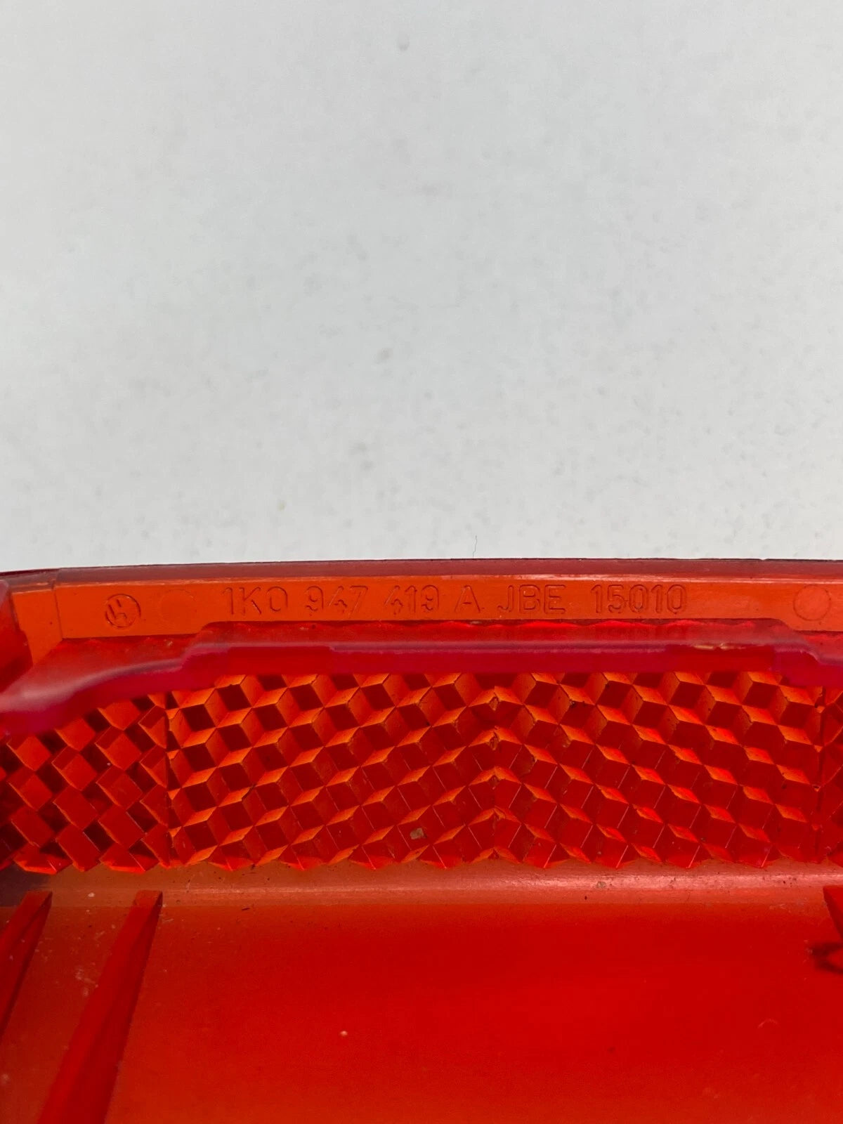06-10 VOLKSWAGEN PASSAT 05-18 JETTA INNER DOOR PANEL LIGHT REFLECTOR 1K0947419A