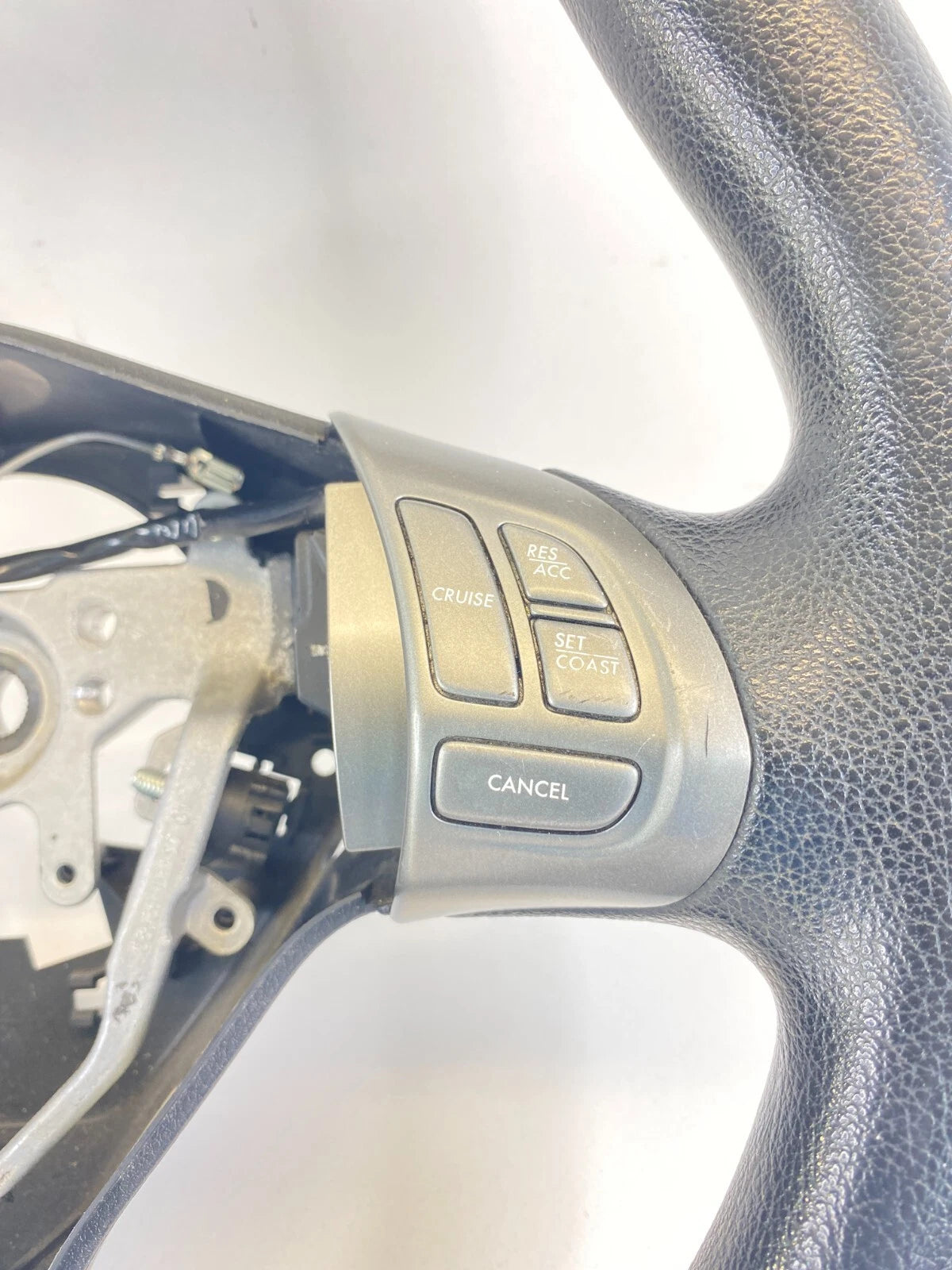 2008 2009 SUBARU LEGACY SE OUTBACK STEERING WHEEL W/ CRUISE CONTROL SWITCH