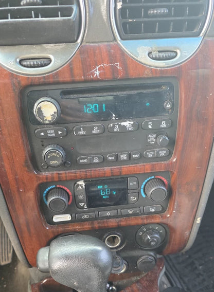 2003-2005 GMC ENVOY AM/FM RADIO RECEIVER STEREO CD DISC PLAYER 15104155 OEM