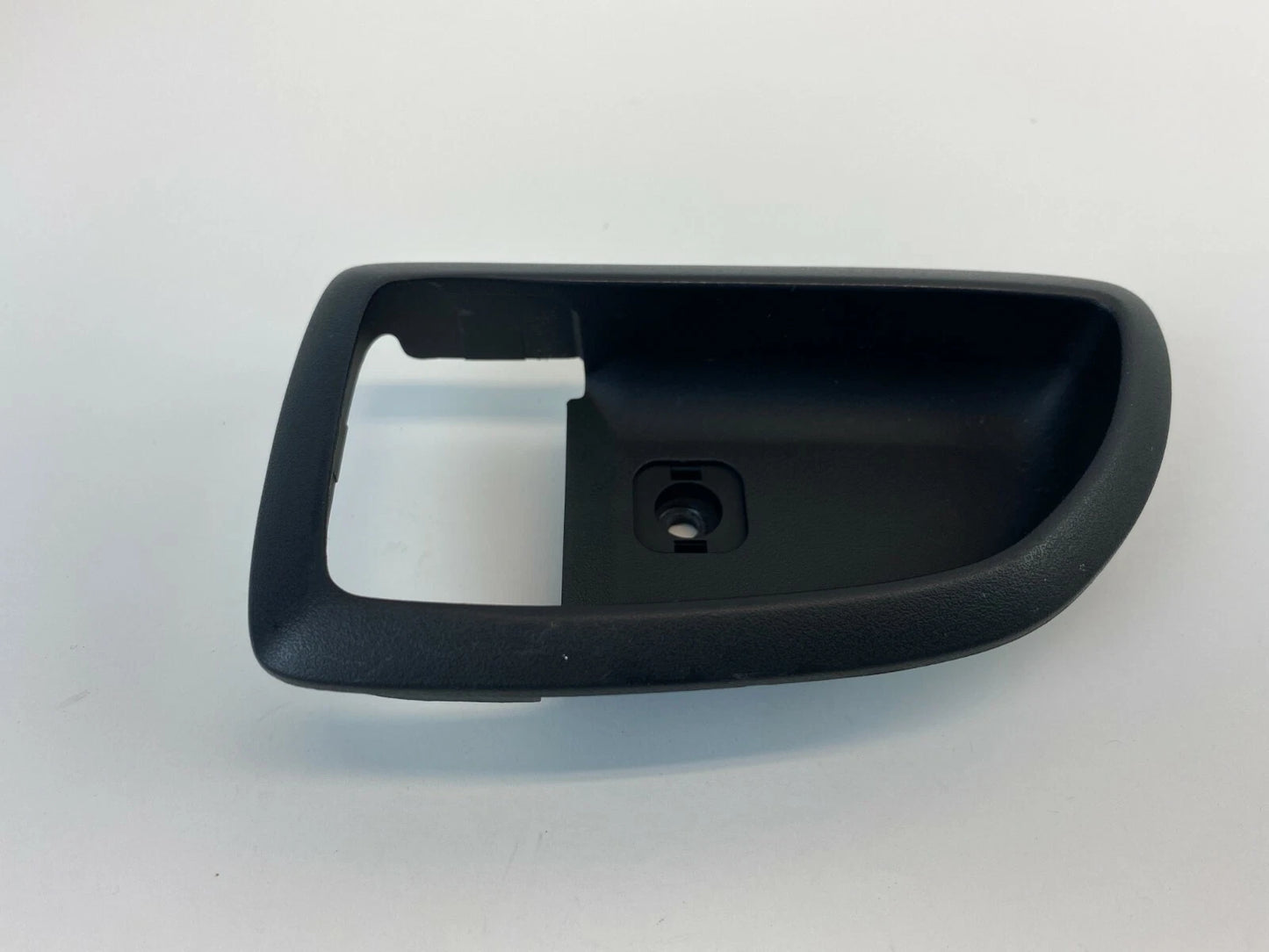 2004 2005 2006 KIA AMANTI LEFT DRIVER SIDE INNER DOOR HANDLE COVER BEZEL OEM