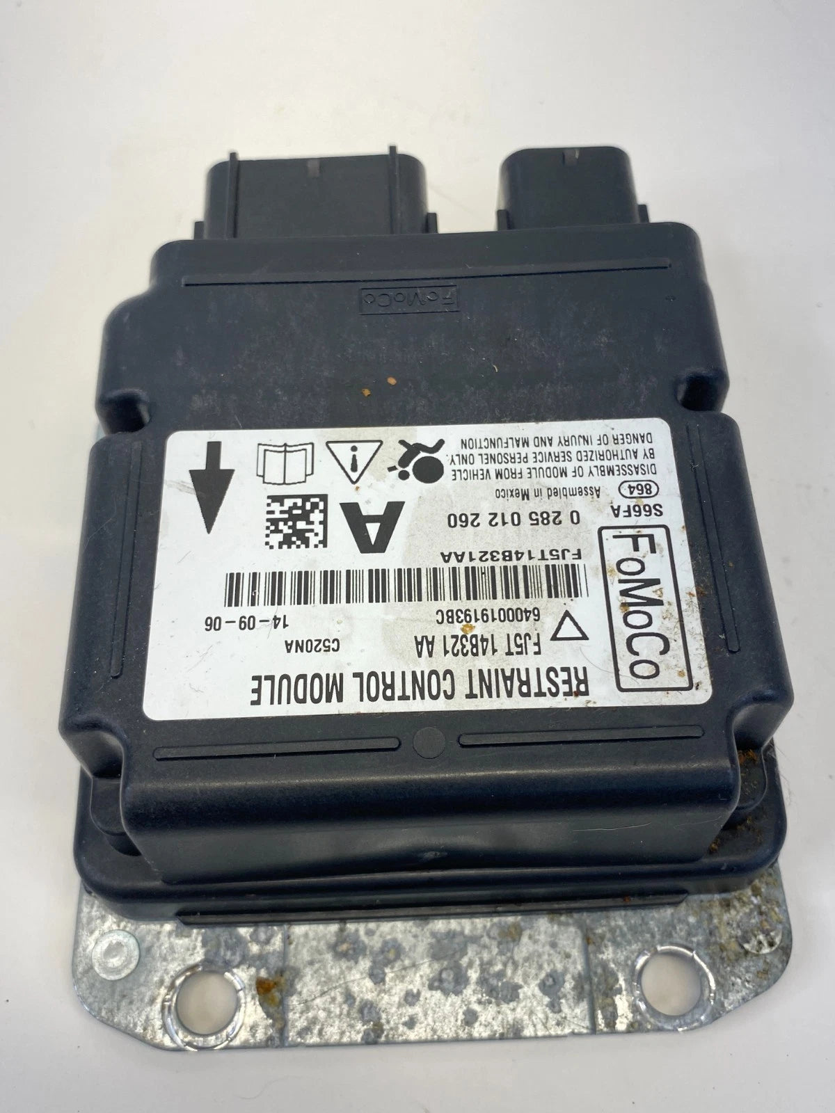 2014-2016 FORD ESCAPE OCCUPANT SENSOR RESTRAINT CONTROL MODULE FJ5T-14B321A OEM