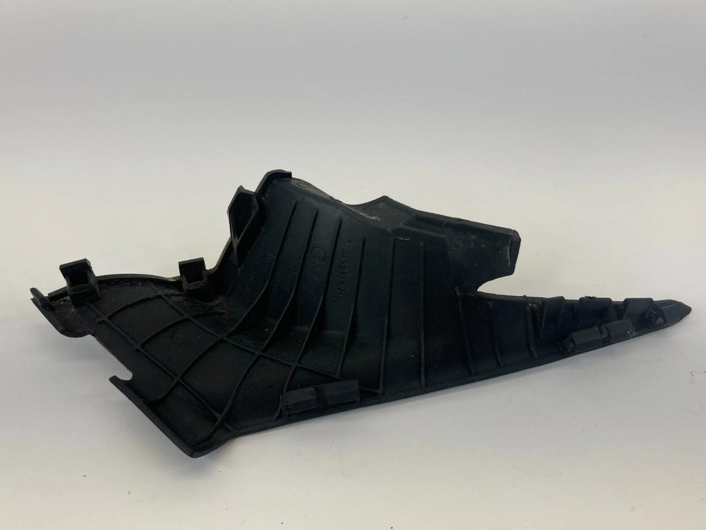 2006-2011 HYUNDAI ACCENT RIGHT PASSENGER SIDE COWL COVER TOP TRIM RH OEM