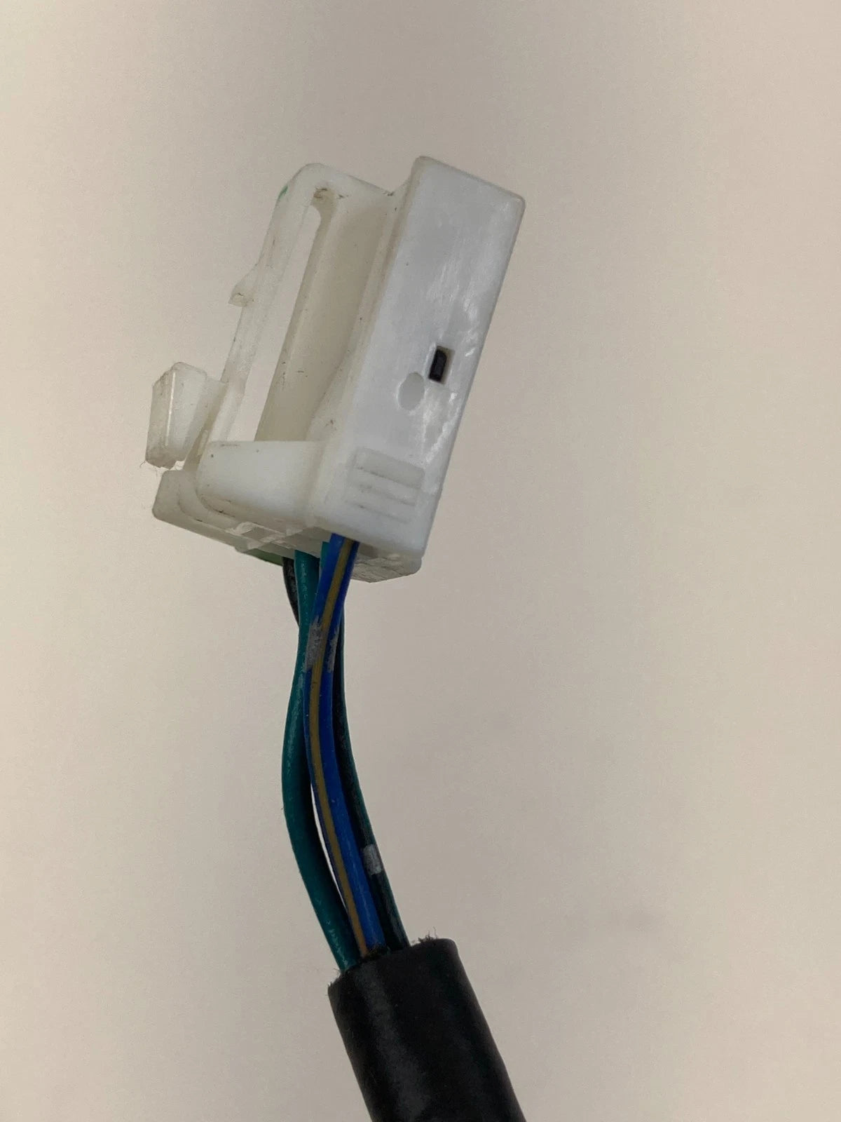 2011-2014 HYUNDAI SONATA REAR LEFT DRIVER TAIL LIGHT TAILLIGHT WIRE HARNESS OEM