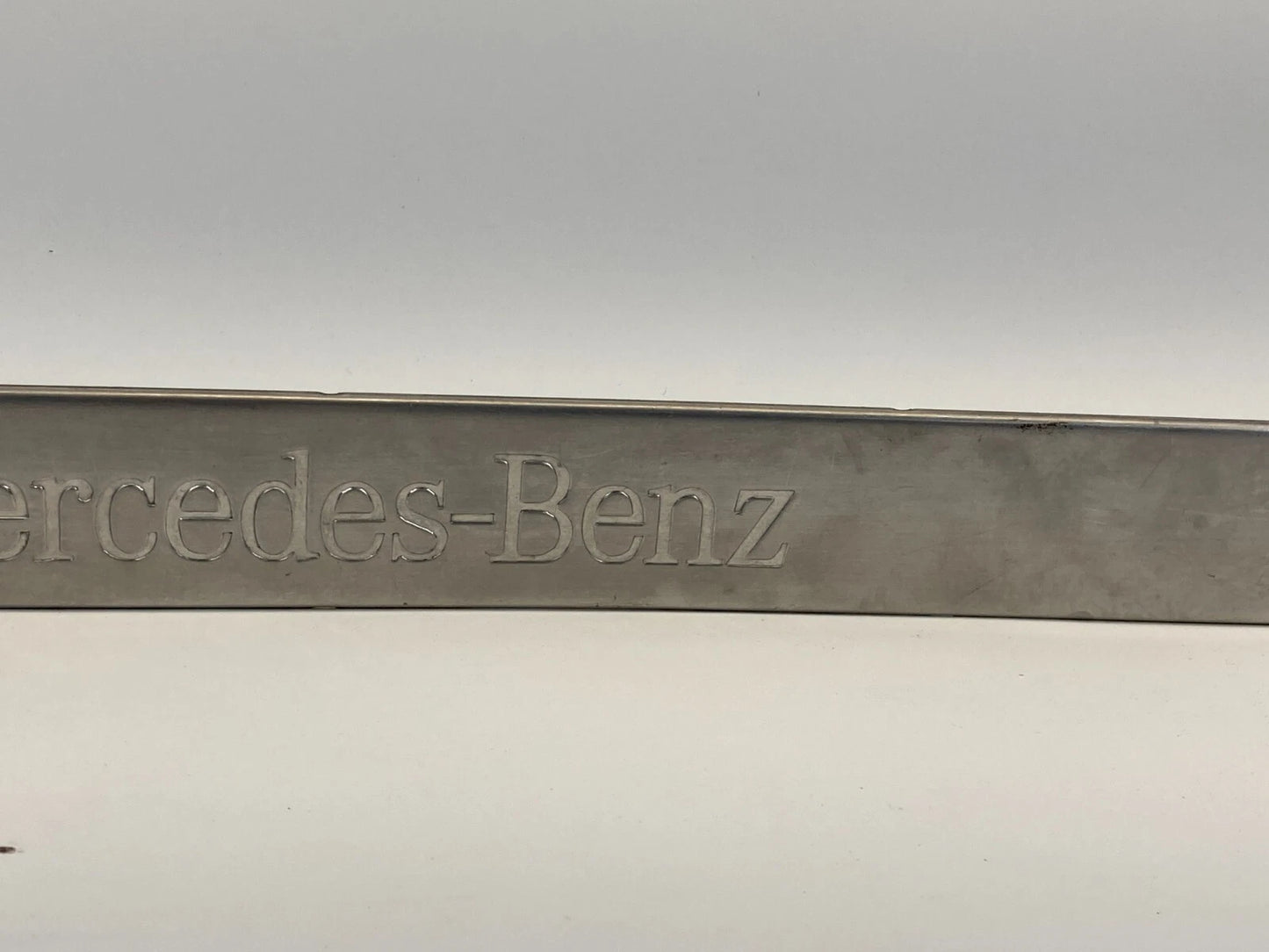 2002 2003 MERCEDES-BENZ ML 320 FRONT RIGHT DOOR SCUFF SILL TRIM PLATE OEM