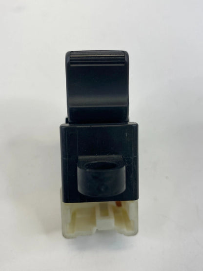 1999-2002 NISSAN PATHFINDER REAR RIGHT BACK DOOR POWER WINDOW CONTROL SWITCH OEM