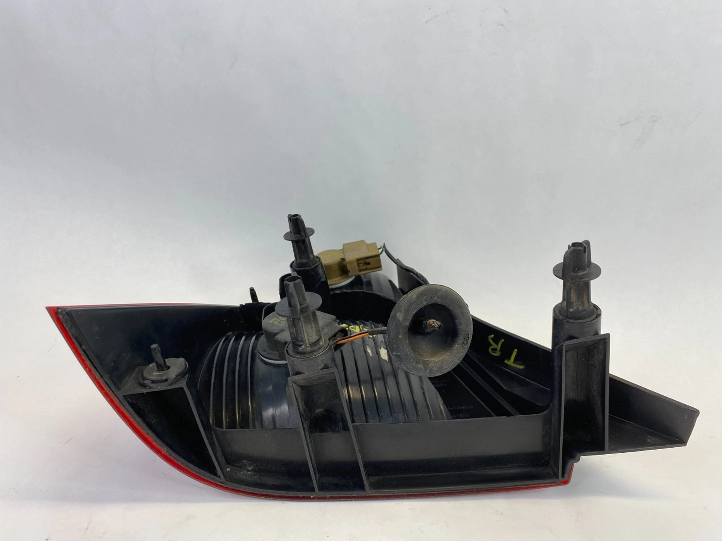 2005-2007 FORD FOCUS SEDAN RIGHT PASSENGER SIDE TAIL LIGHT LAMP ASSEMBLY OEM