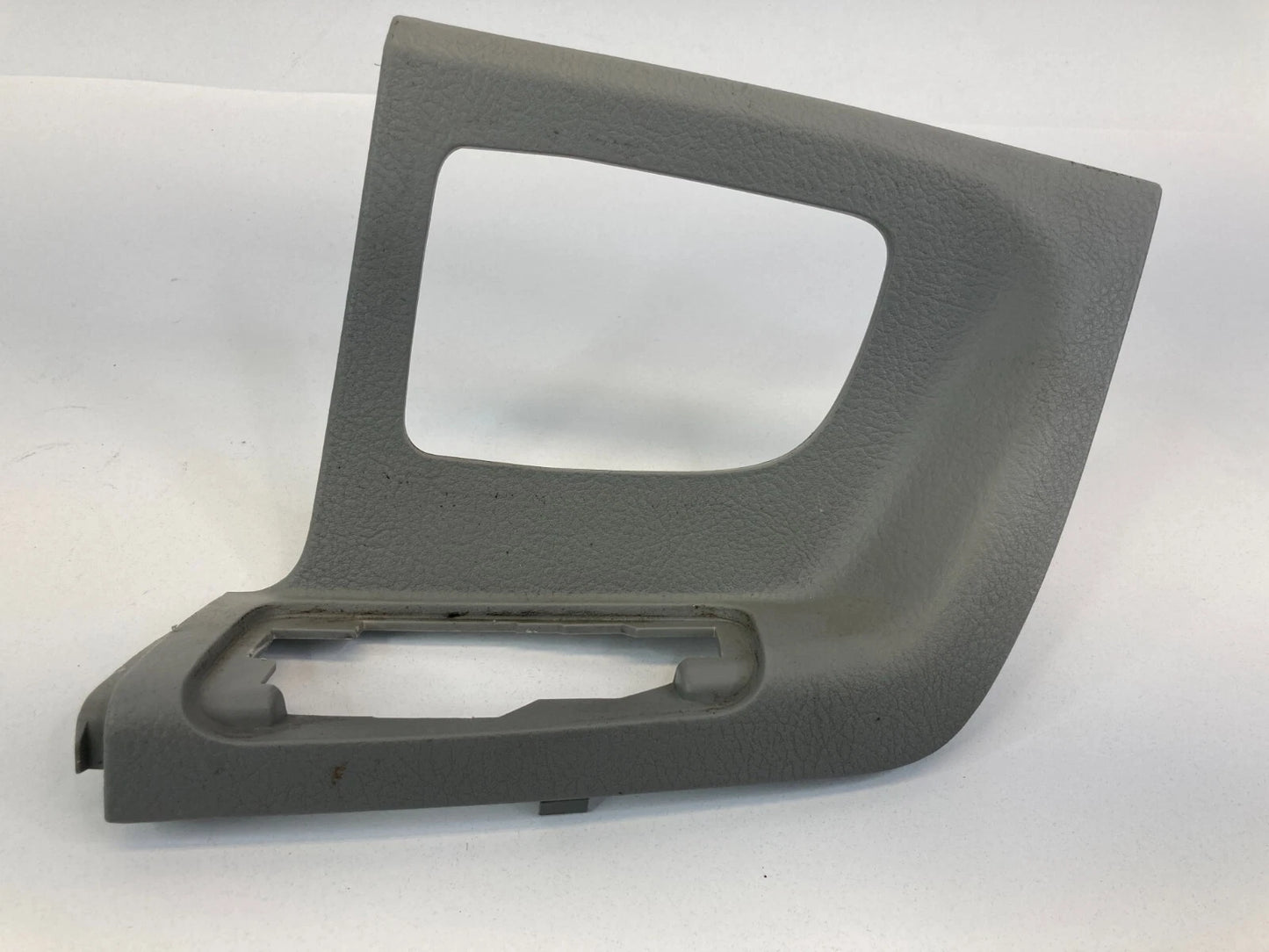 2004-2009 KIA SPECTRA RR LH DOOR PANEL SWITCH BEZEL TRIM COVER OEM 82334-2F100