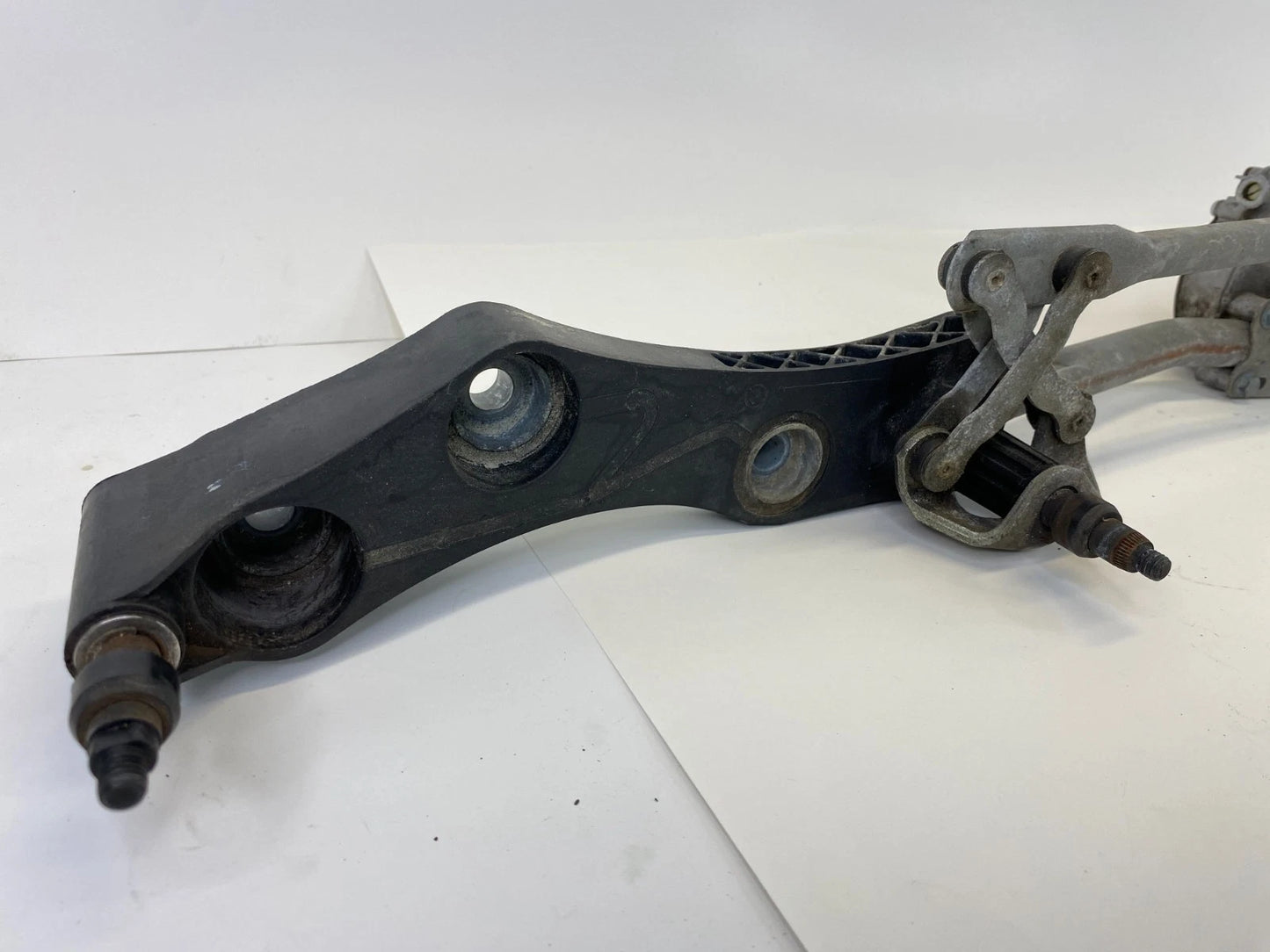 2006 2007 BMW 530XI FRONT WINDSHIELD WINDOW WIPER MOTOR W/ LINKAGE 6987475-01