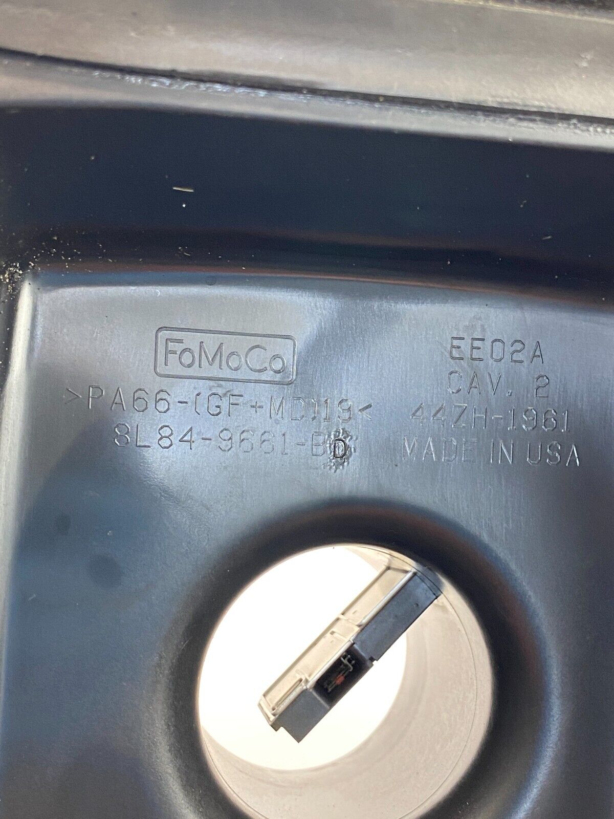 2008 Ford Escape Limited 3.0L V6 24V Air Filter Cleaner Box Cover Assembly OEM