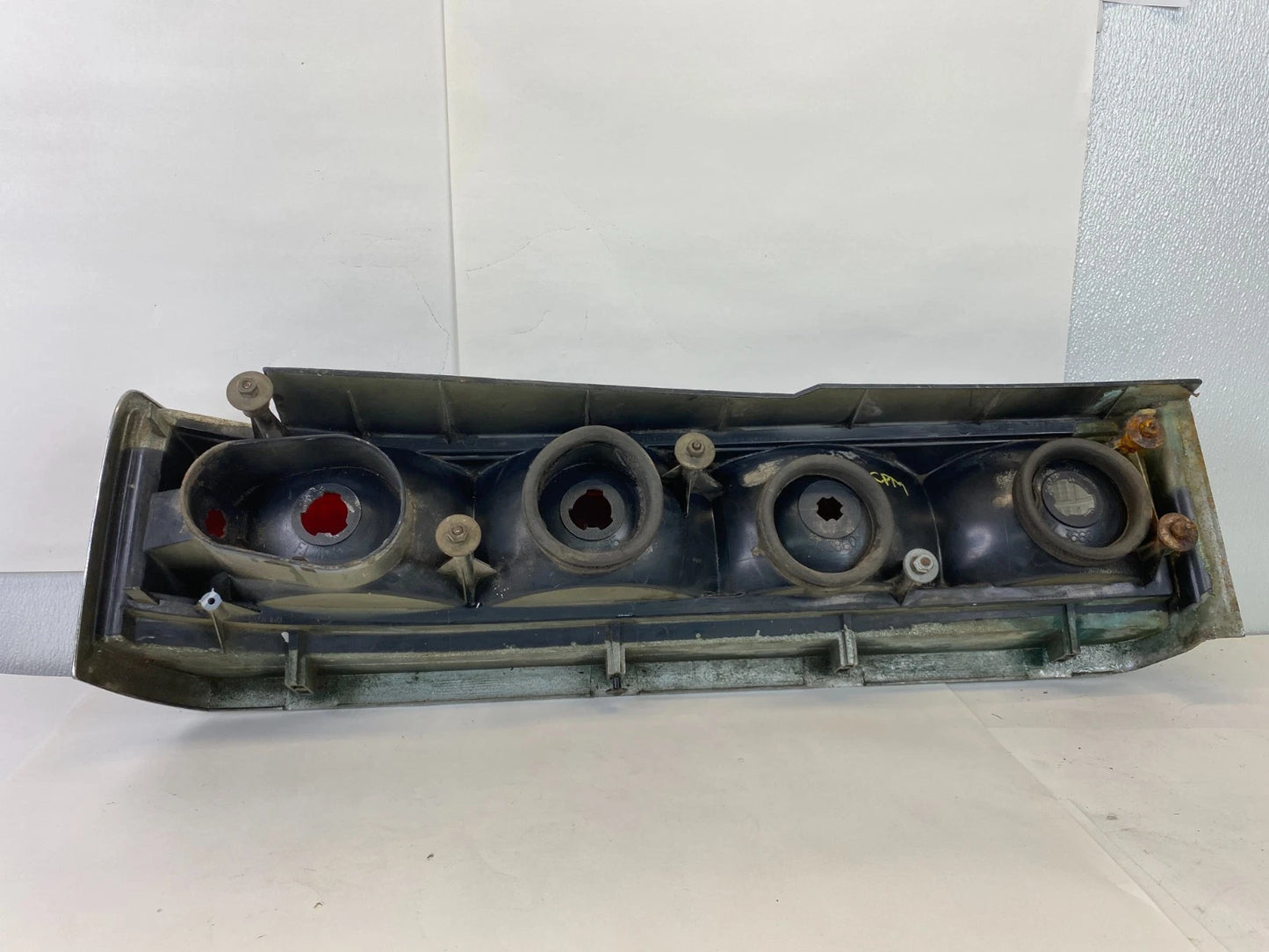 1988-1991 MERCURY GRAND MARQUIS TAILLIGHT TAIL LIGHT LAMP PASSENGER RIGHT OEM