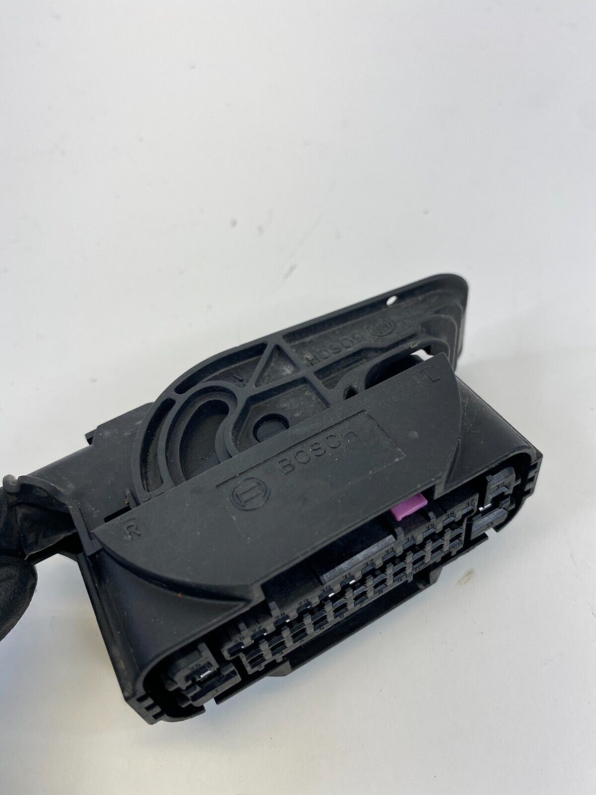 2016-2019 Nissan Sentra 1.8L AT ABS Pump Anti Lock Brake Plug Connector OEM