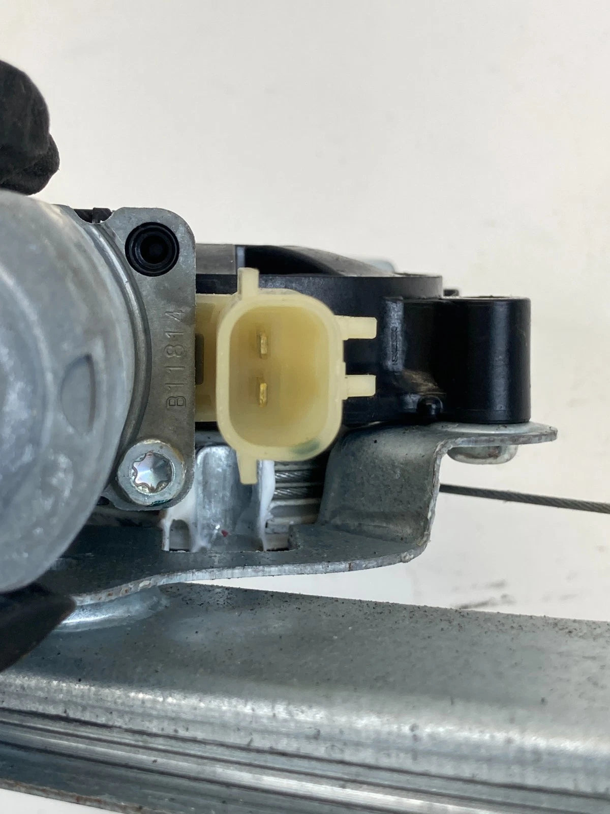 12-17 CHEVROLET EQUINOX REAR LEFT DOOR WINDOW REGULATOR W/MOTOR 98820-J305 OEM