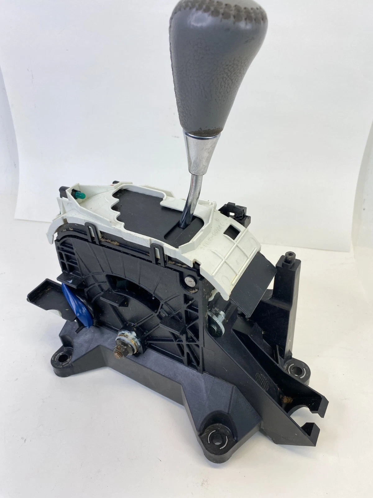 2005-2007 TOYOTA AVALON AUTOMATIC FLOOR GEAR SHIFTER LEVER HANDLE ASSEMBLY OEM