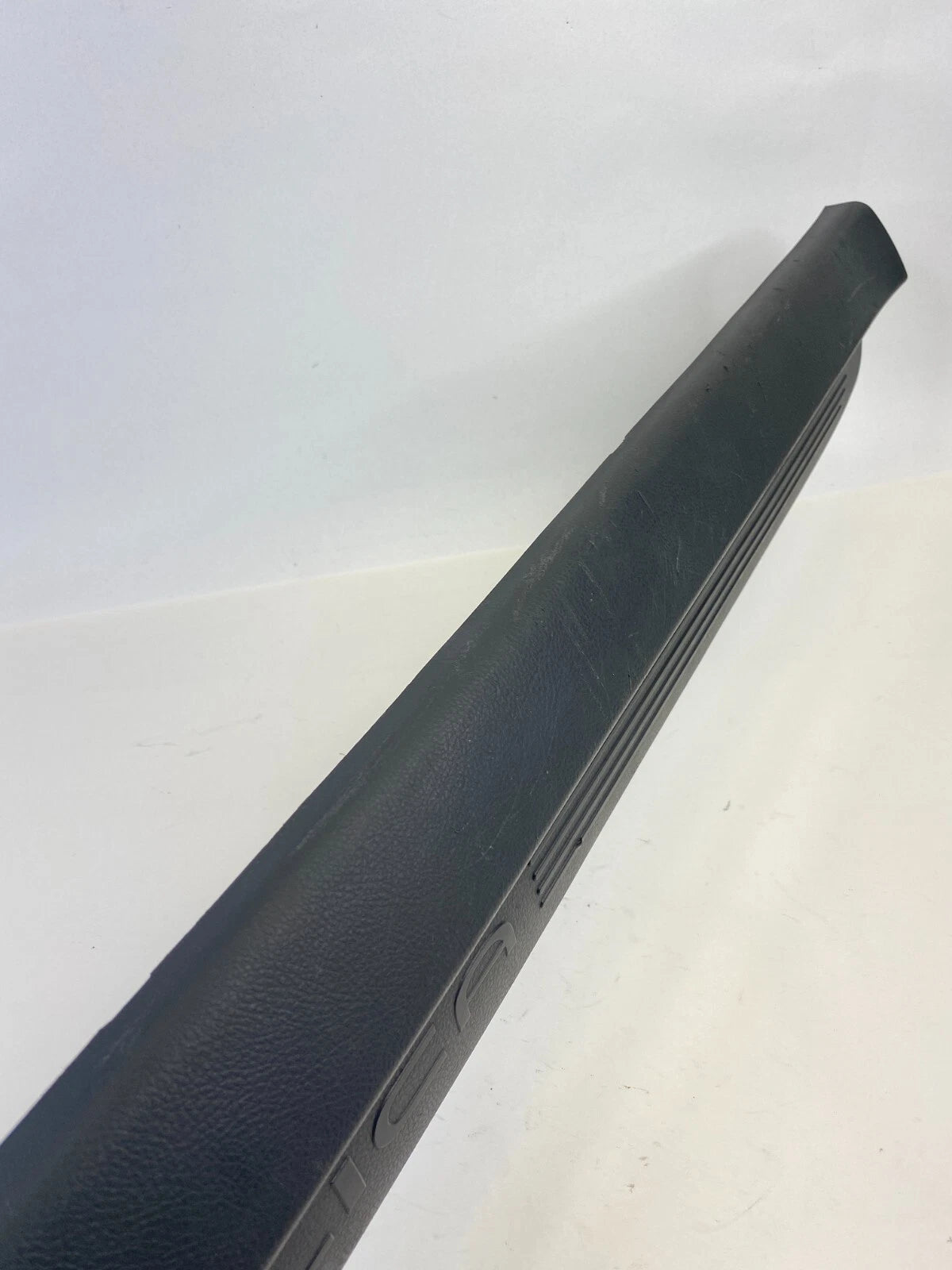 00-05 TOYOTA CELICA RIGHT SIDE DOOR SCUFF SILL PLATE COVER PANEL 6791320240 OEM