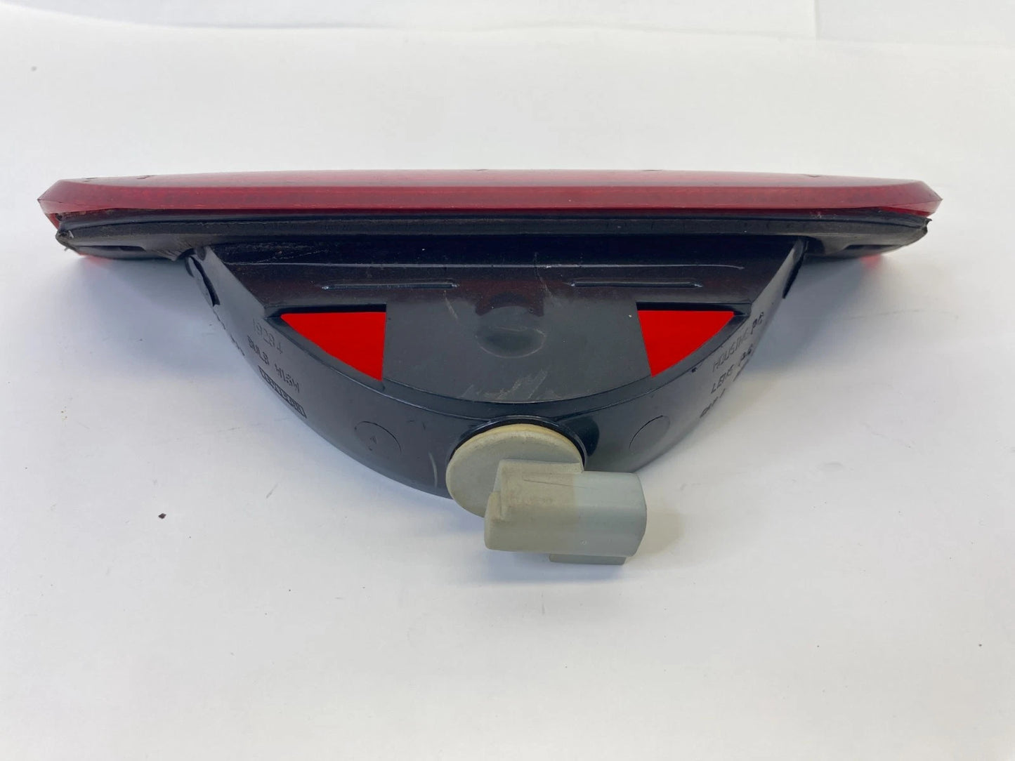 2002-2007 JEEP LIBERTY REAR CENTER HIGH MOUNT STOP LIGHT LAMP 55157130AA OEM