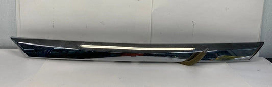 13-15 NISSAN ALTIMA SEDAN REAR TRUNK LICENSE PLATE LAMP TRIM MOLDING HANDLE OEM