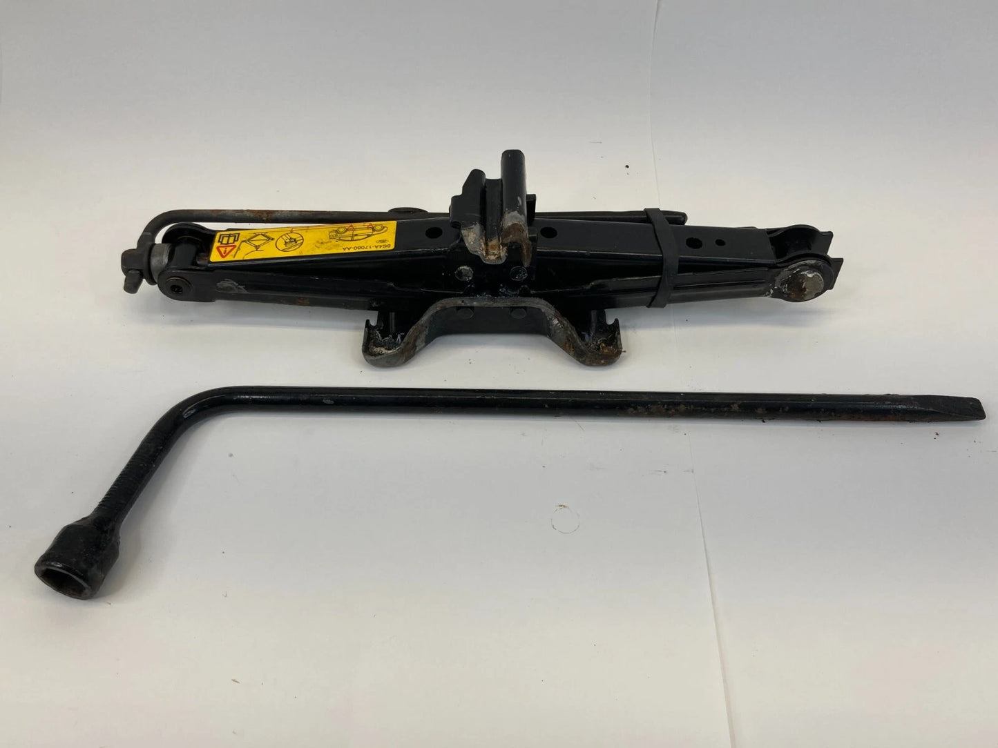 2006-2011 FORD FOCUS SPARE TIRE JACK LUG WRENCH TOOL SETS REAR OEM 8S4A-17080-AA