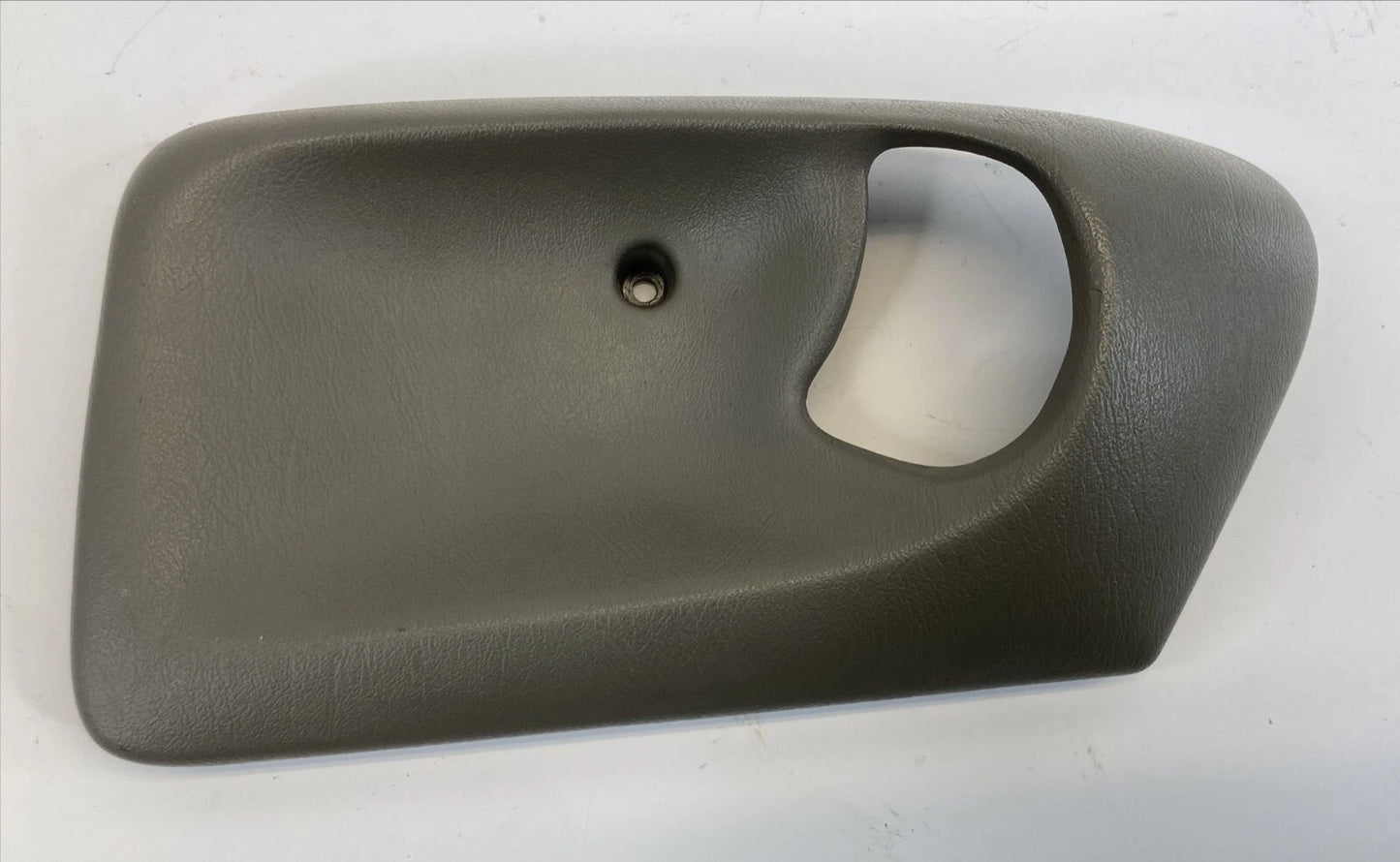 2000-2005 00-05 CHEVROLET IMPALA REAR RIGHT INTERIOR DOOR HANDLE BEZEL 21995763