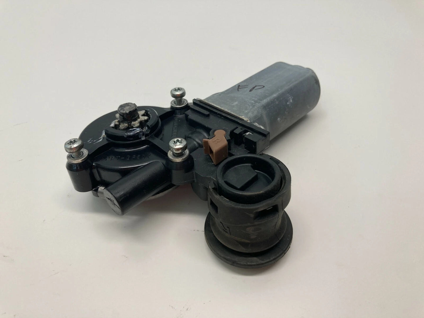 03-08 TOYOTA COROLLA MATRIX 02-06 CAMRY FRONT RIGHT DOOR WINDOW MOTOR 85710AA050