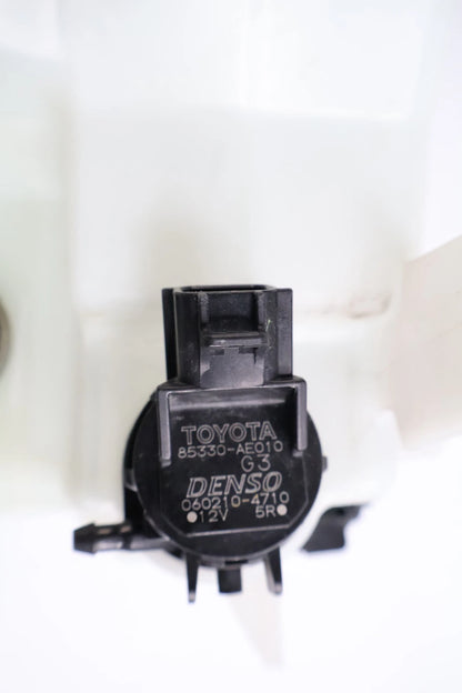 2004-2020 TOYOTA SIENNA WINDSHIELD WASHER FLUID RESERVOIR WITH PUMP 060851-096