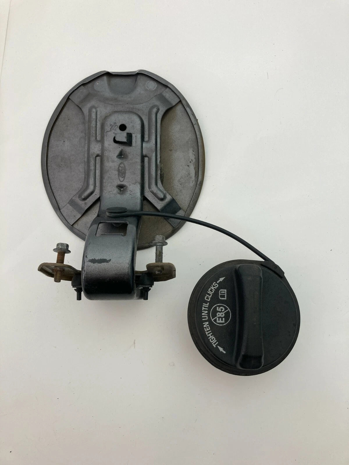 08-11 FORD FOCUS SEDAN FUEL FILLER TANK DOOR GAS COVER UJ STERLING GRAY METALLIC