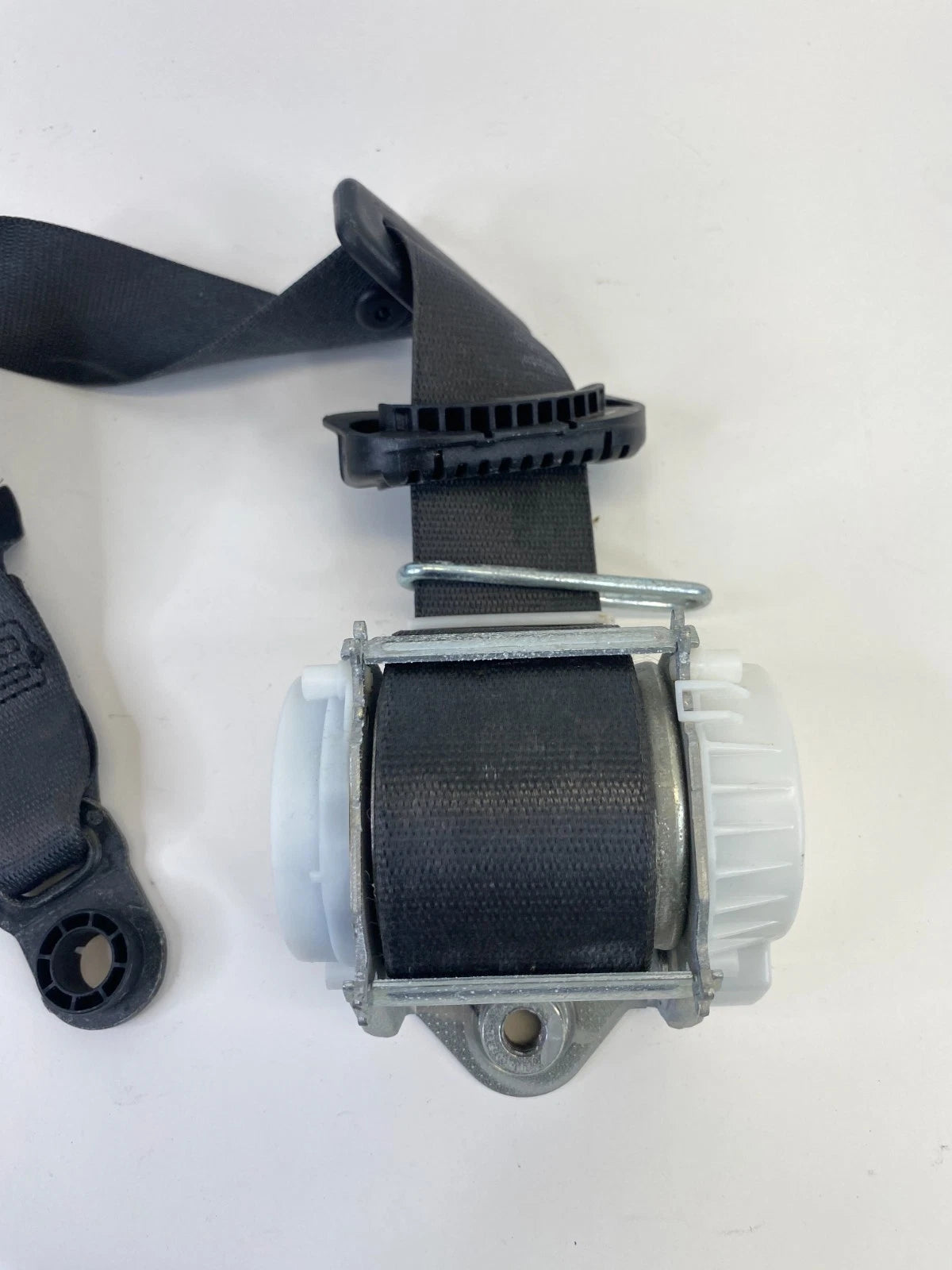 09-11 Jaguar XF Front Left Driver Side Seat Belt Retractor 8X23-F611B09-AB OEM