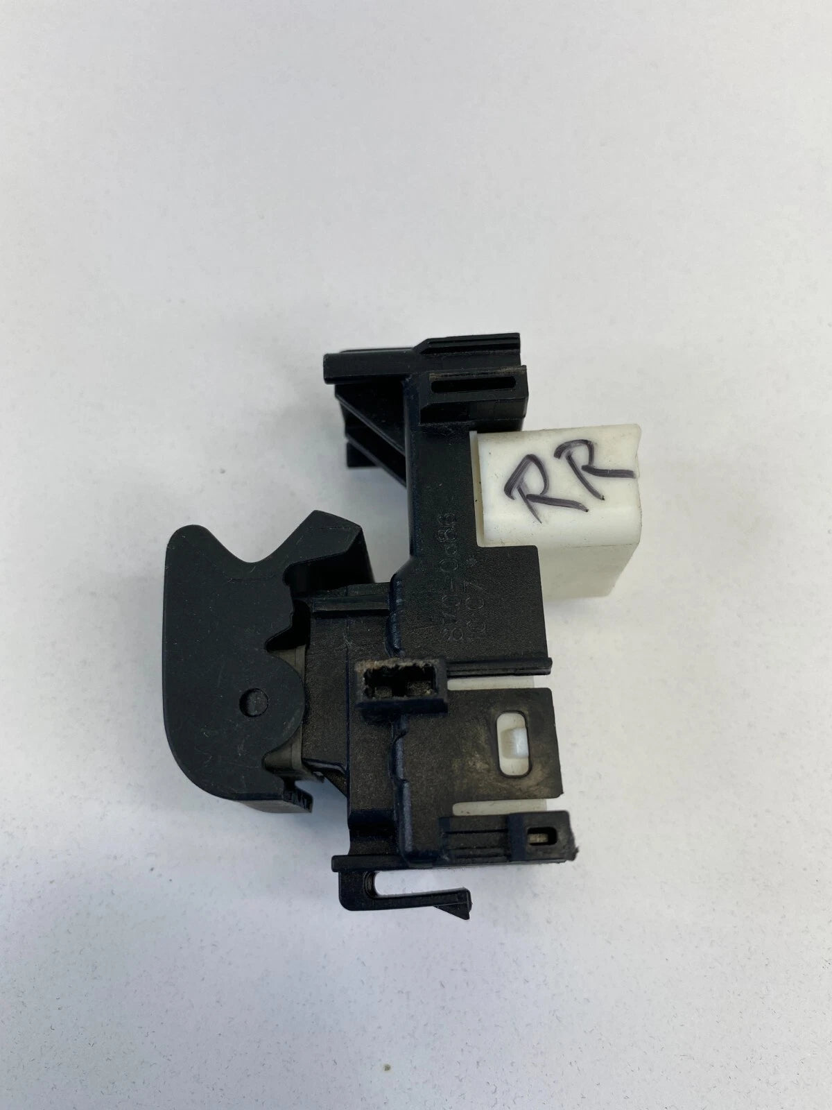 2009-2013 TOYOTA MATRIX REAR RIGHT PASSENGER DOOR POWER WINDOW BUTTON SWITCH OEM