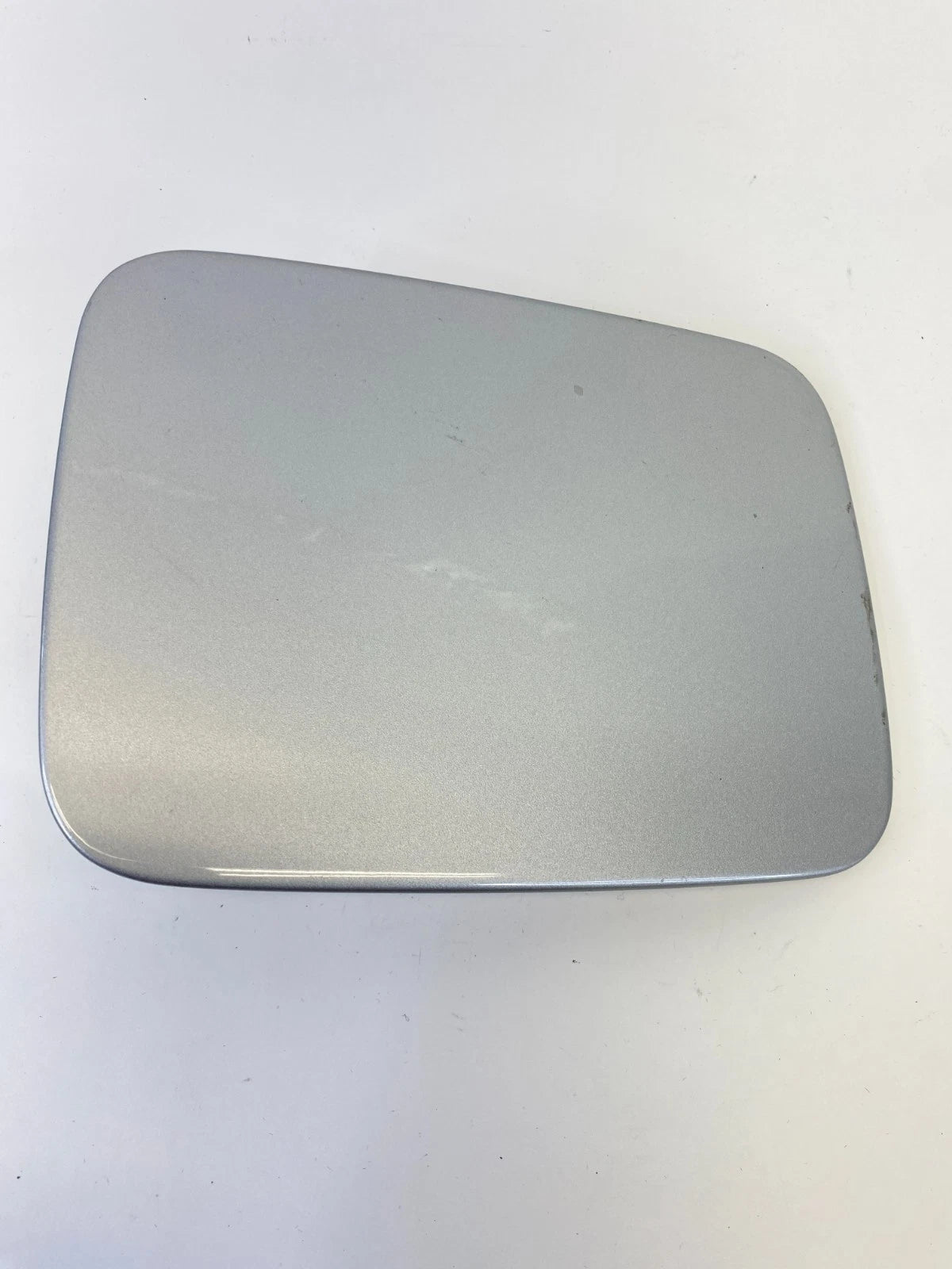 2003-2007 CADILLAC CTS FUEL TANK FILLER DOOR LID COVER SILVER METALLIC OEM