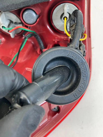 2016-2018 KIA SORENTO REAR RIGHT PASSENGER OUTER TAILLIGHT TAIL LIGHT LAMP OEM