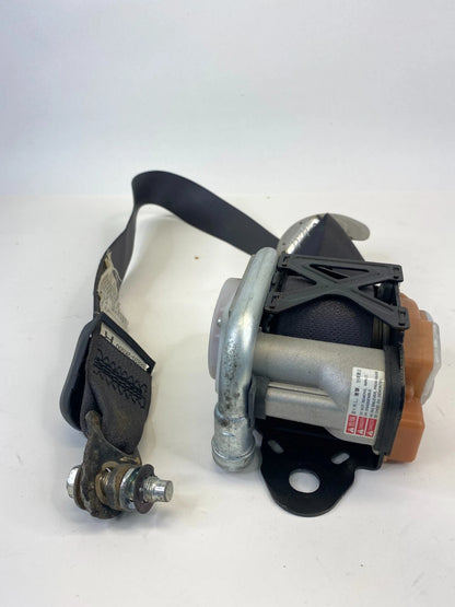 2010 10 KIA SOUL FRONT RIGHT PASSENGER SIDE SEAT BELT RETRACTOR 88820-2K500 OEM