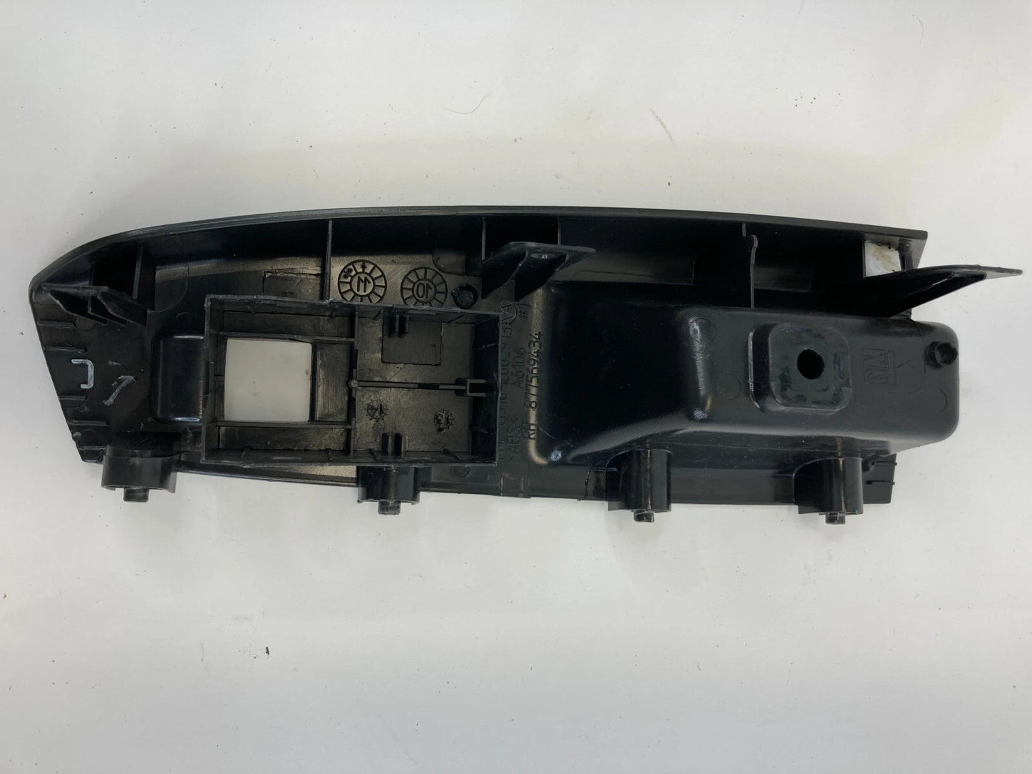 11-16 CHEVY CRUZE REAR RIGHT DOOR WINDOW CONTROL SWITCH BEZEL TRIM 877569434 OEM