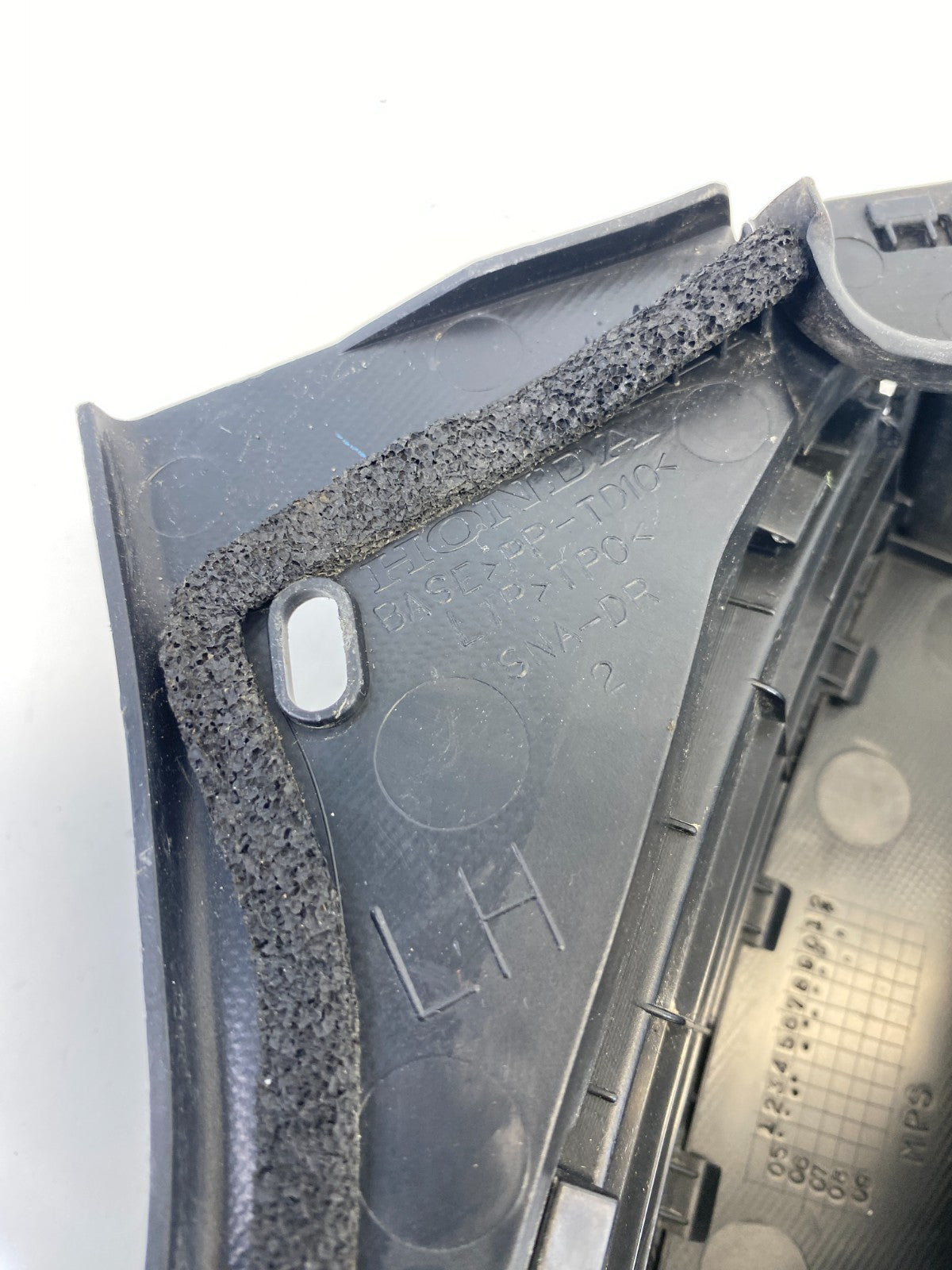 2006-2011 Honda Civic SEDAN Front Left Side Windshield Molding Cowl 74222SNAA00