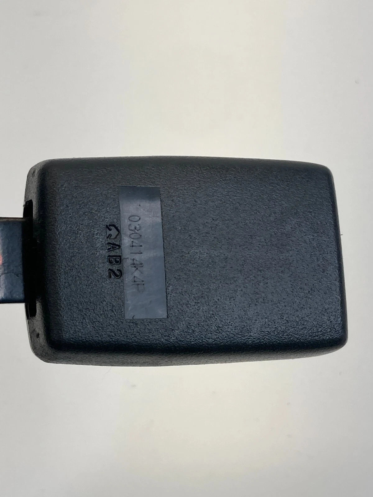 2001-2004 NISSAN PATHFINDER FRONT RIGHT PASSENGER SEAT BELT BUCKLE ASSY OEM