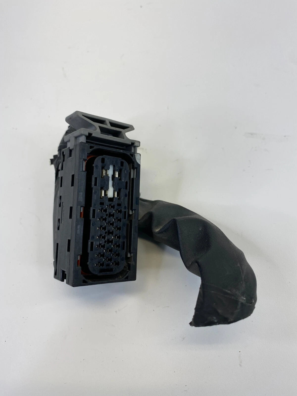 2004-2006 HYUNDAI ELANTRA 2.0L ABS ANTI LOCK BRAKE PUMP RELAY PLUG CONNECTOR OEM