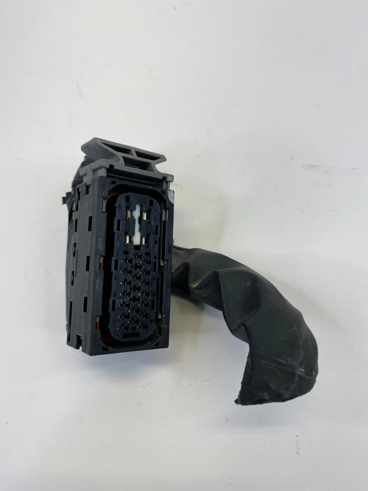 2004-2006 HYUNDAI ELANTRA 2.0L ABS ANTI LOCK BRAKE PUMP RELAY PLUG CONNECTOR OEM
