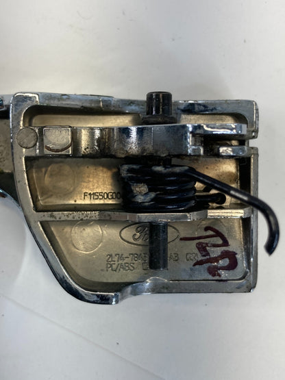 2003-2006 Lincoln Navigator Rear Right Side Inner Door Handle w/ Bezel