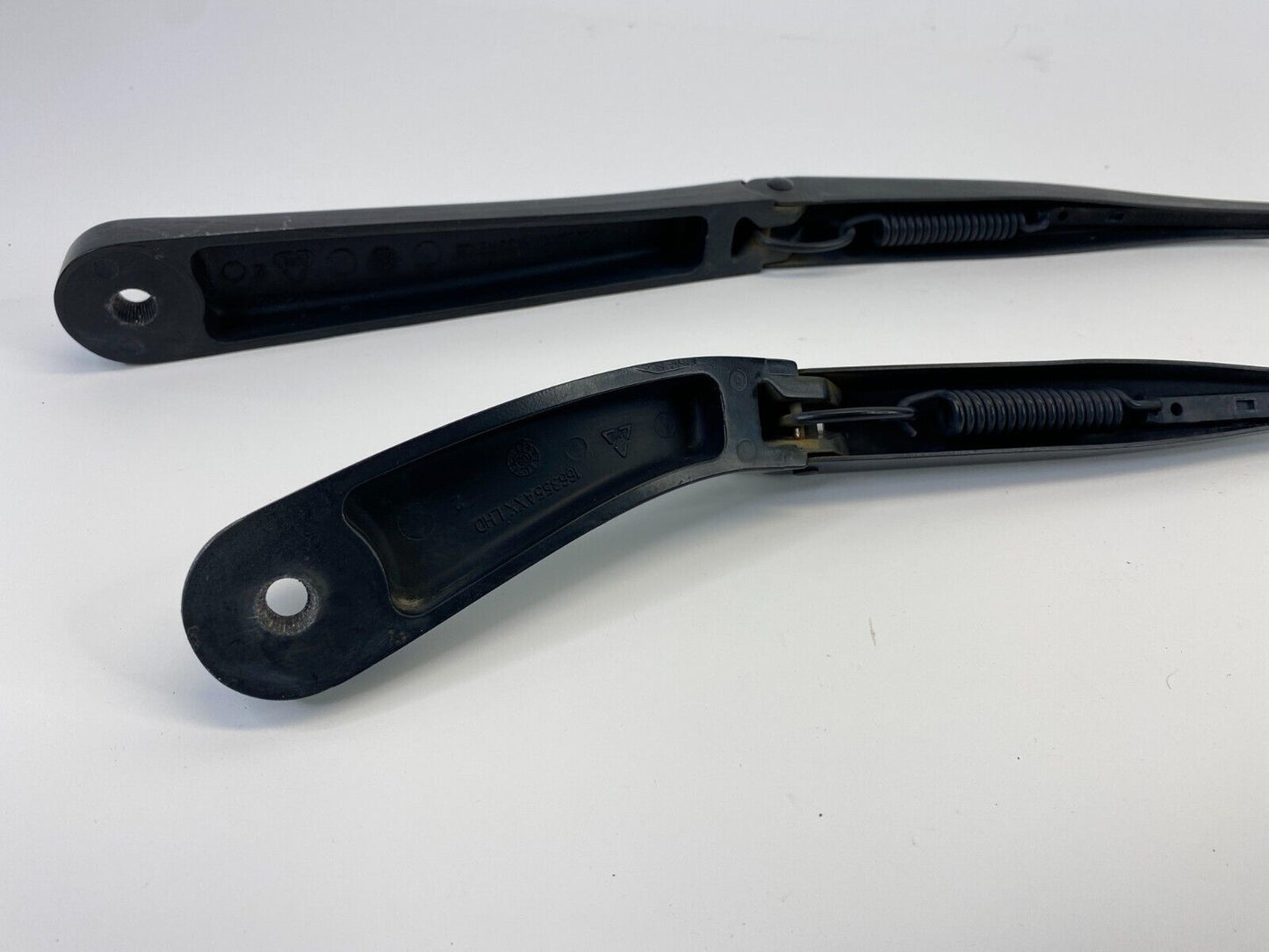 2003 2004 2005 Saab 9-3 Convertible Front Windshield Wiper Arm Pair Set 166355AX