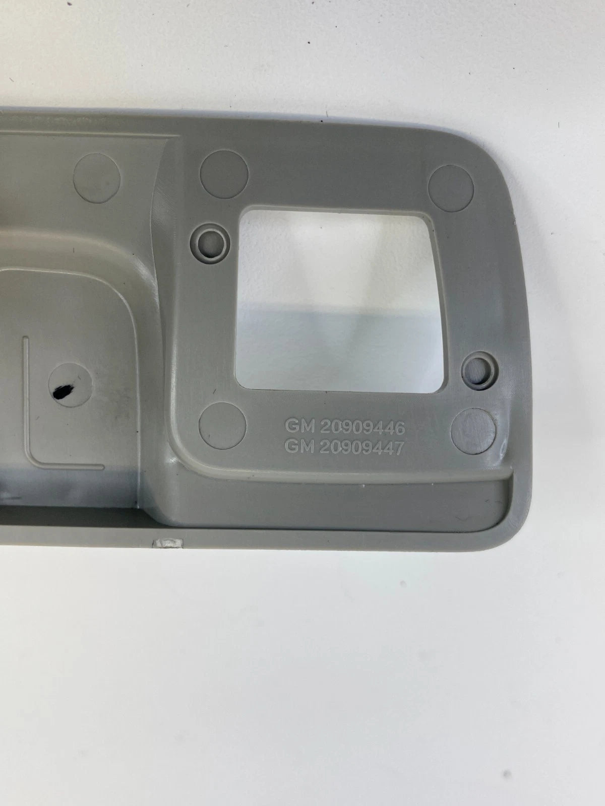 2010-2016 CADILLAC SRX REAR LEFT INTERIOR ROOF READING LAMP LIGHT 20909446 OEM